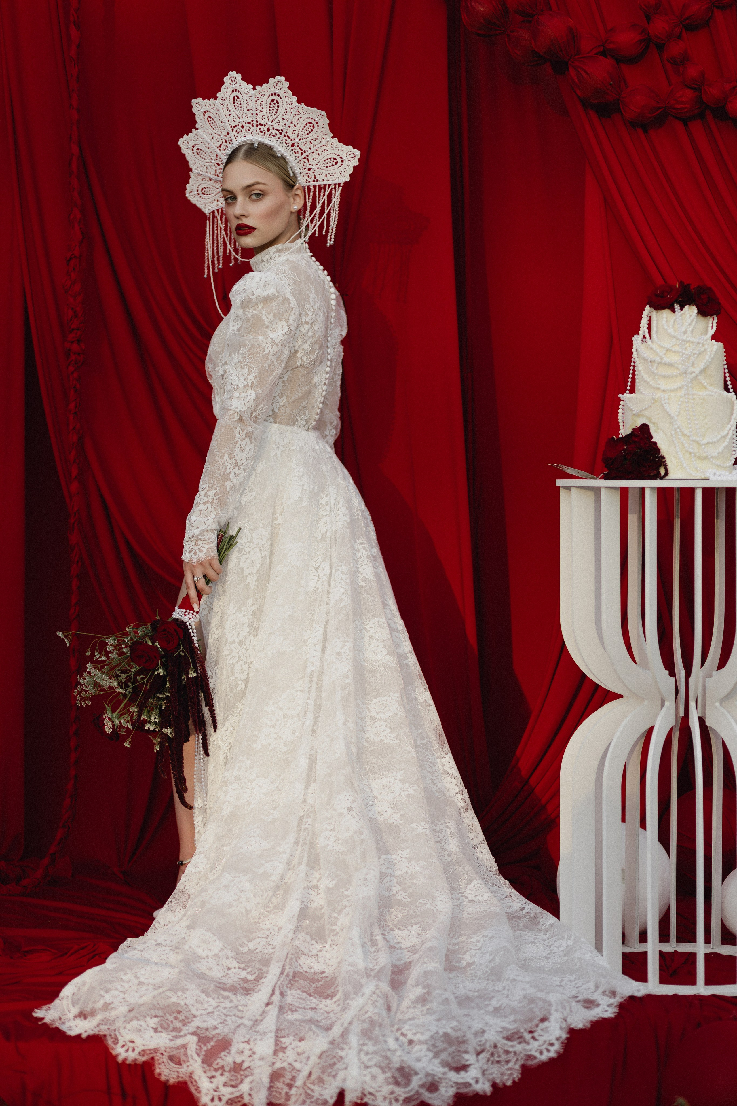 Свадебный фотограф для вашей идеальной свадьбы. Искренние эмоции, стильные кадры. Съемка в городе, на природе, в зале. Профессиональная обработка, естественная эстетика. Нежные и атмосферные фотографии для вас.