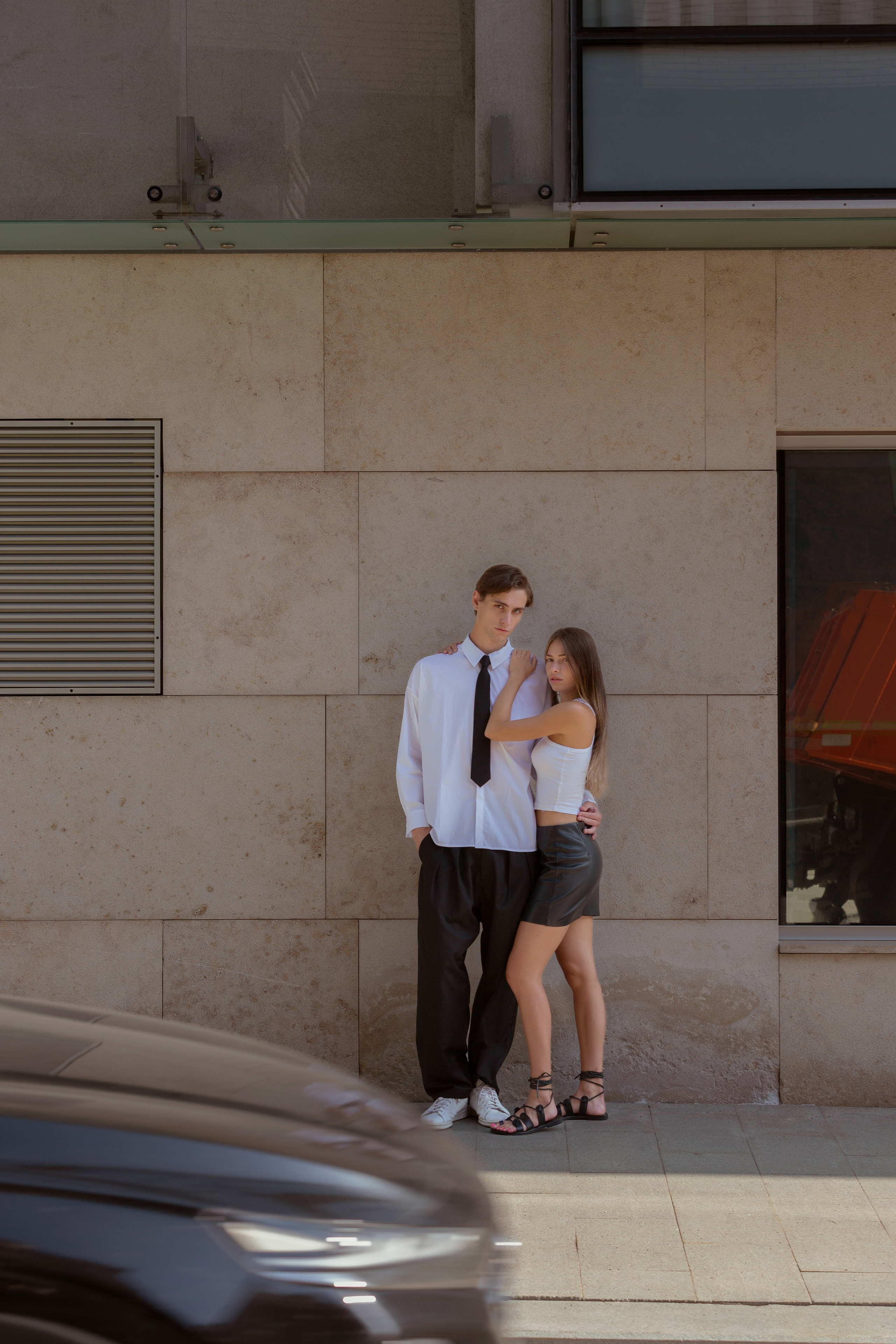 Летняя фотосессия пары в Москве — романтичный портрет вблизи.