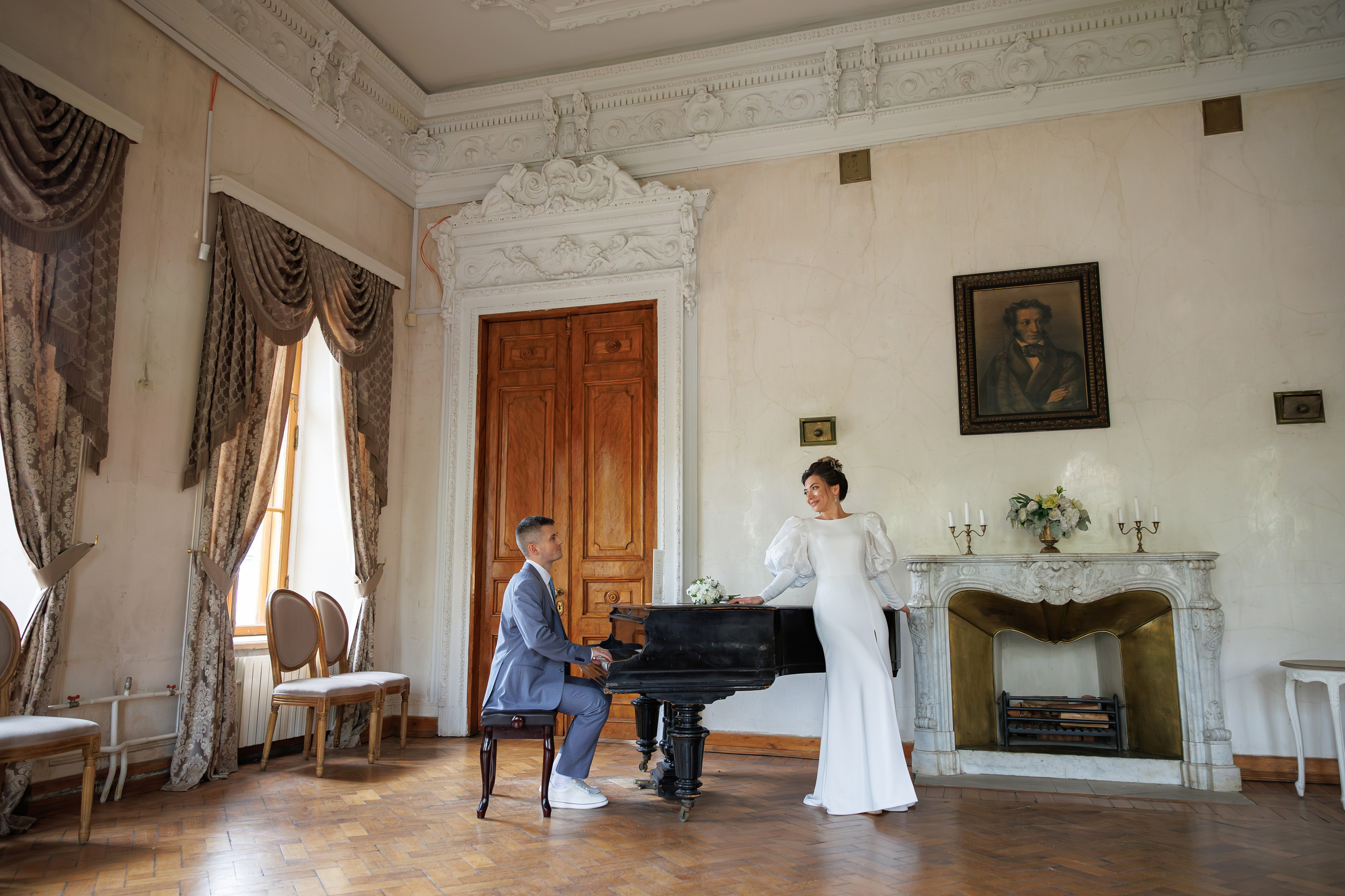 Свадебная фотосессия в библиотеке читальне им Пушкина. Свадебный фотограф Москва и МО Сергей Киржаев