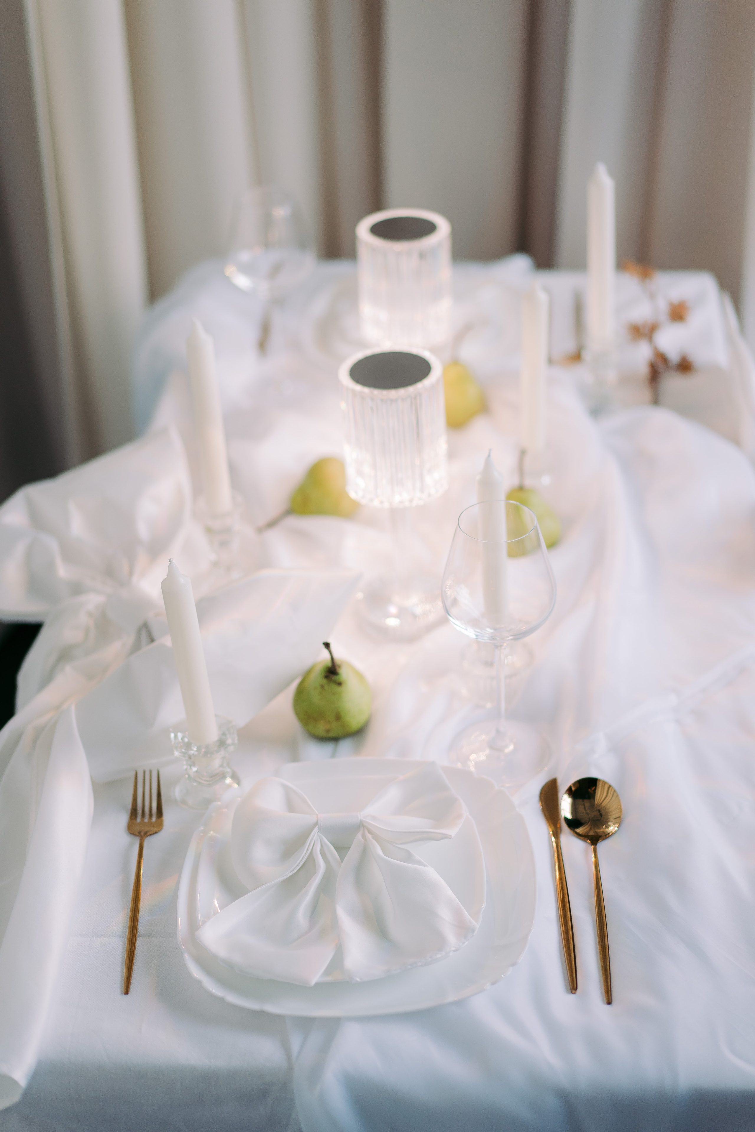 Свадебная фотосессия для двоих в студии, камерная свадьба в Москве