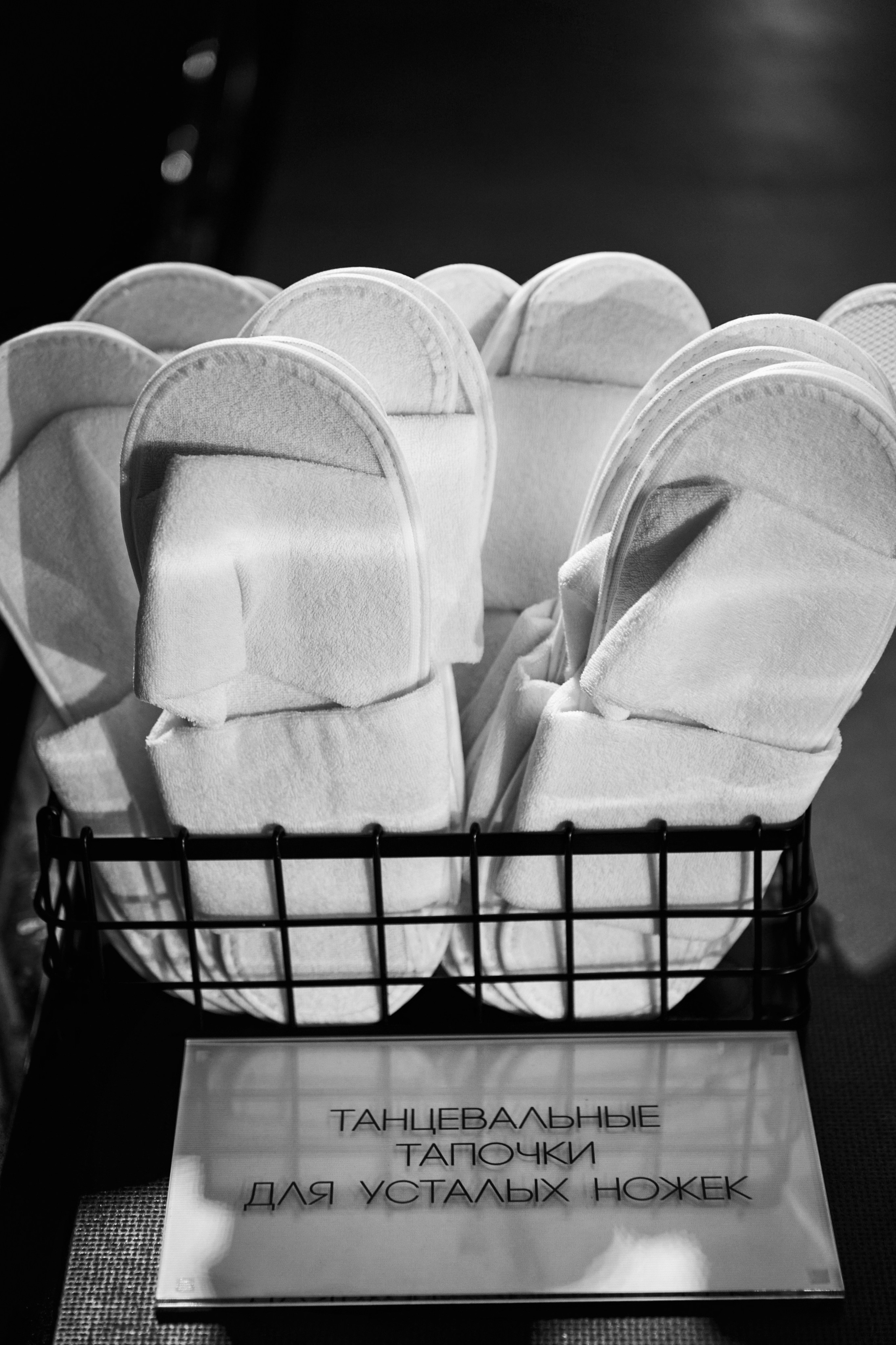 Свадьба с искусственным интеллектом в Усадьбе фамилии от ТВИНС СТУДИО лучших фотографов Краснодара. ТВИНС СТУДИО — лучшие свадебные фотографы и видеографы в Краснодаре