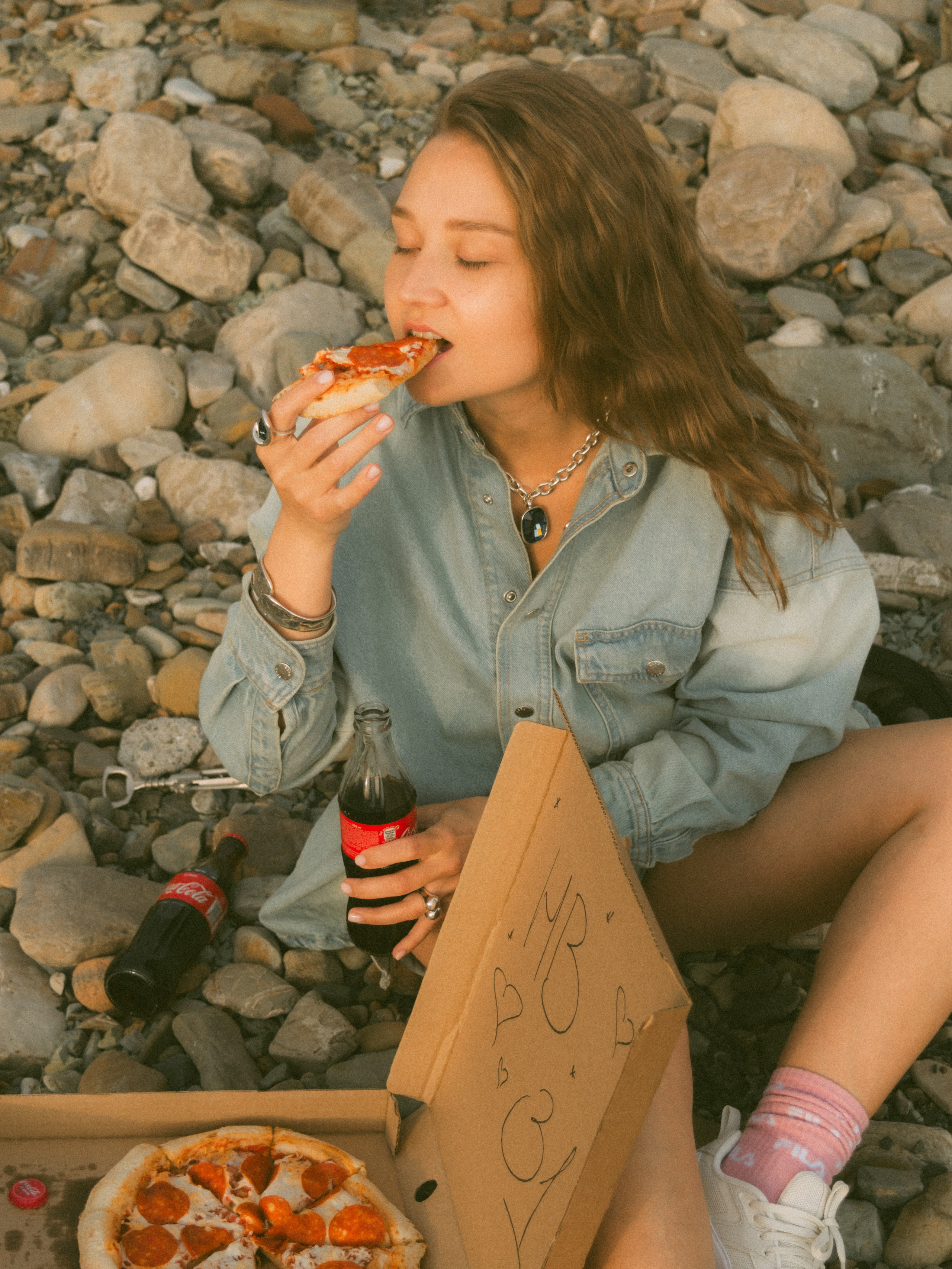 Фотосессия с собакой ко дню рождения. Таня и Ева. Портретный и лавстори фотограф в Стерлитамаке Альбина Шарт