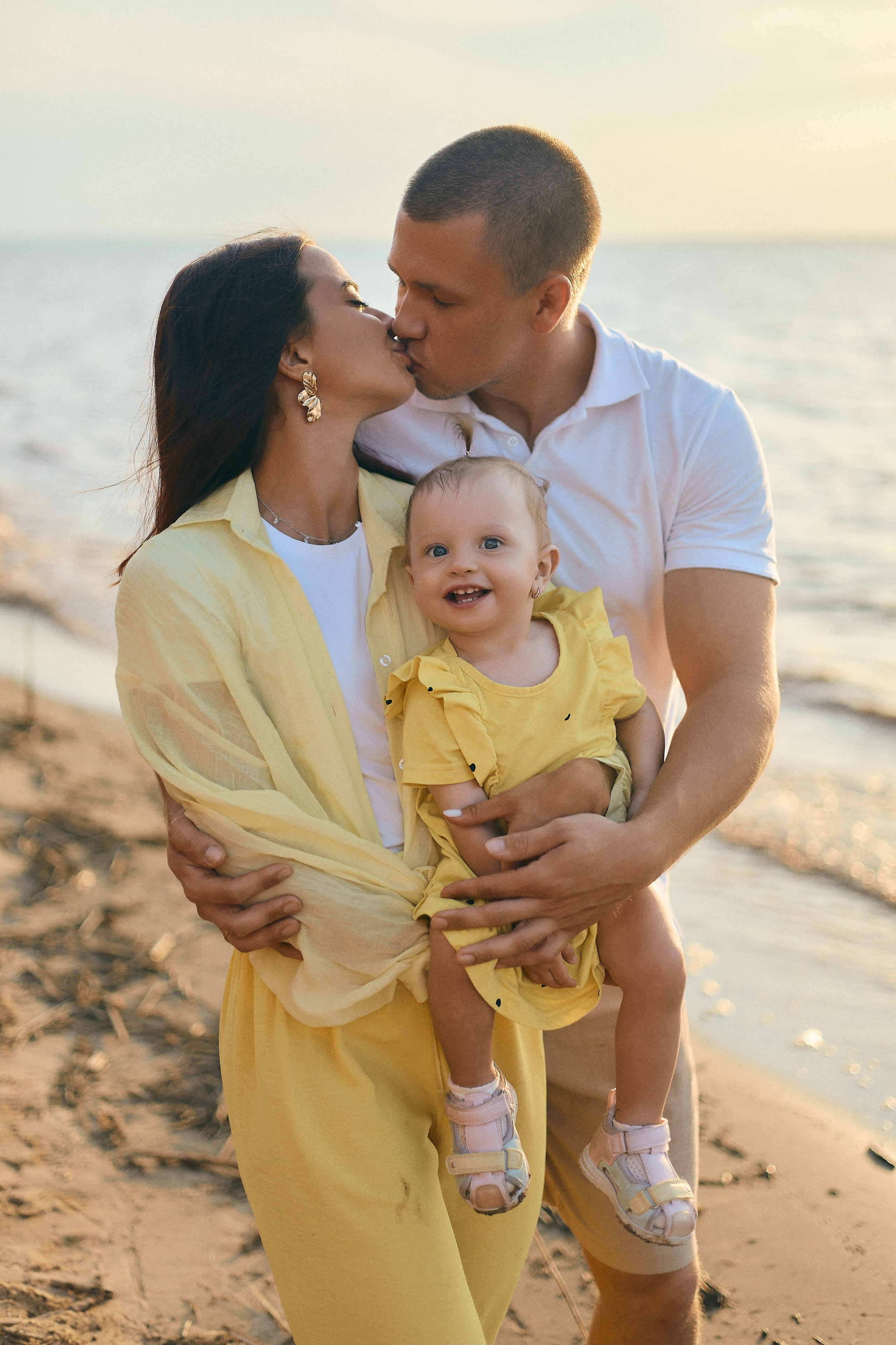 Алексей & Юлия & Каролина. Фотограф Елизавета Наумова в Волжском & Волгограде