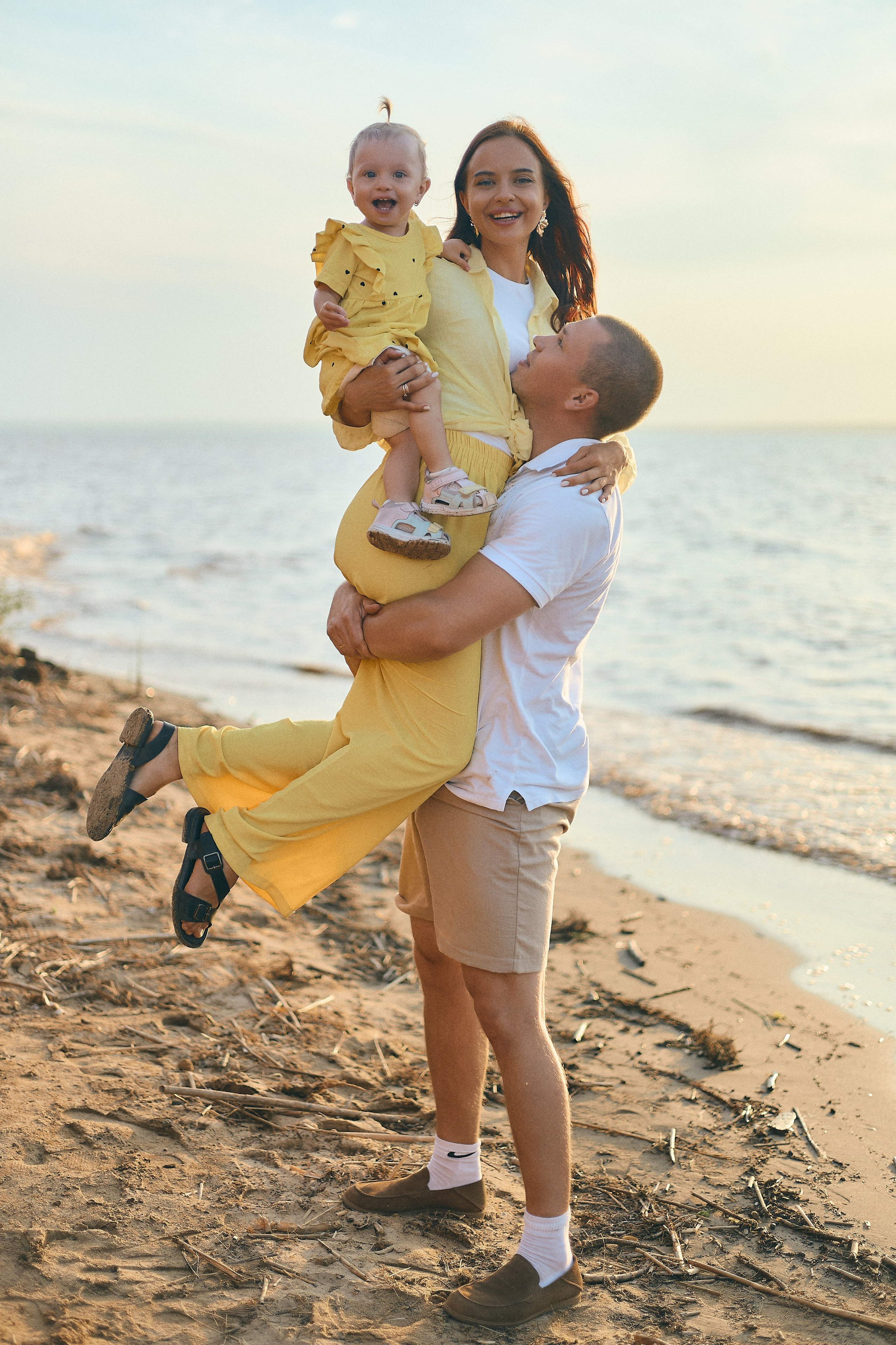 Алексей & Юлия & Каролина. Фотограф Елизавета Наумова в Волжском & Волгограде