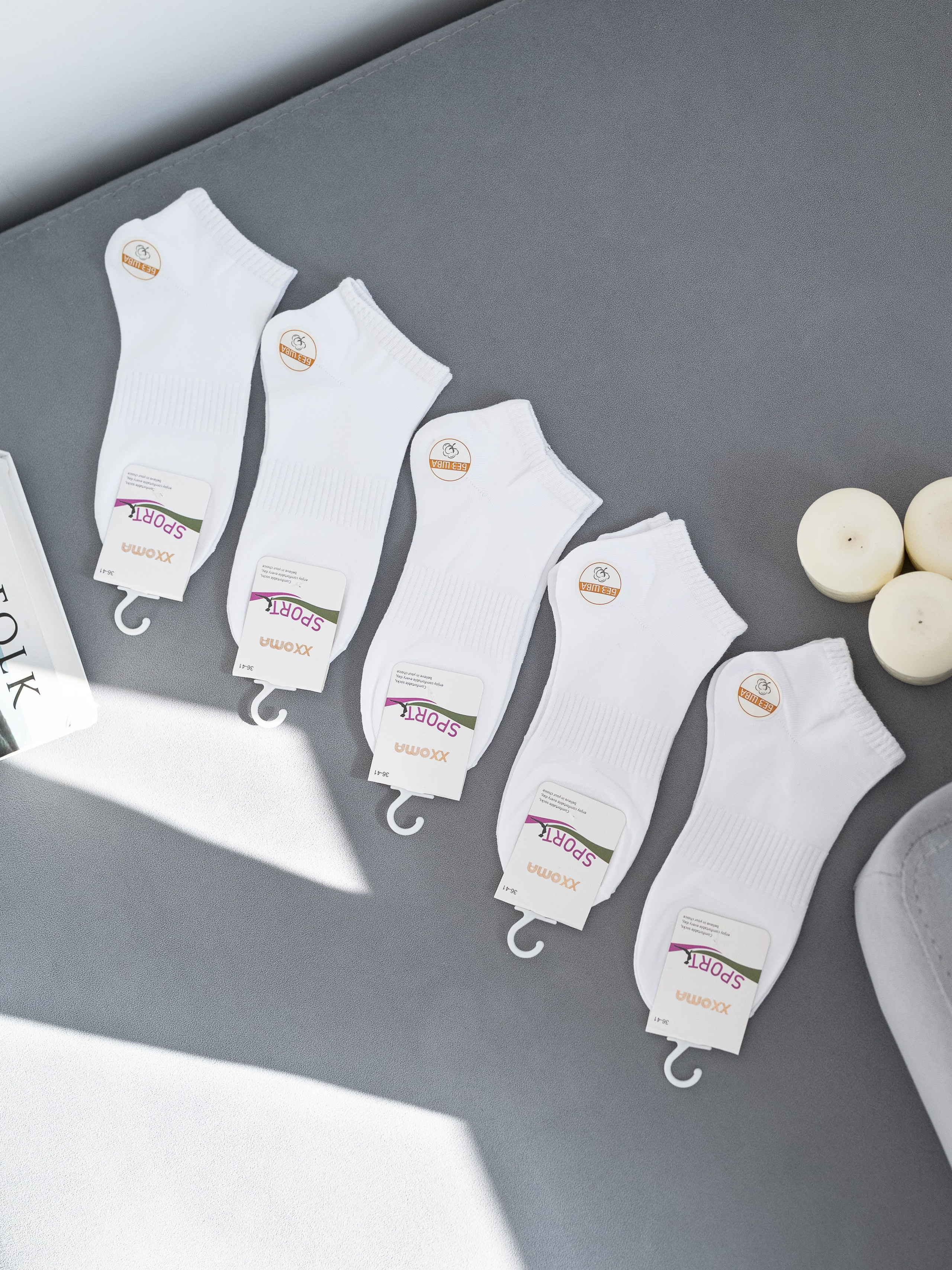 Носки съемка в студии (модель+предметка). Предметный фотограф, фото для маркетплейсов Пятигорск, КМВ