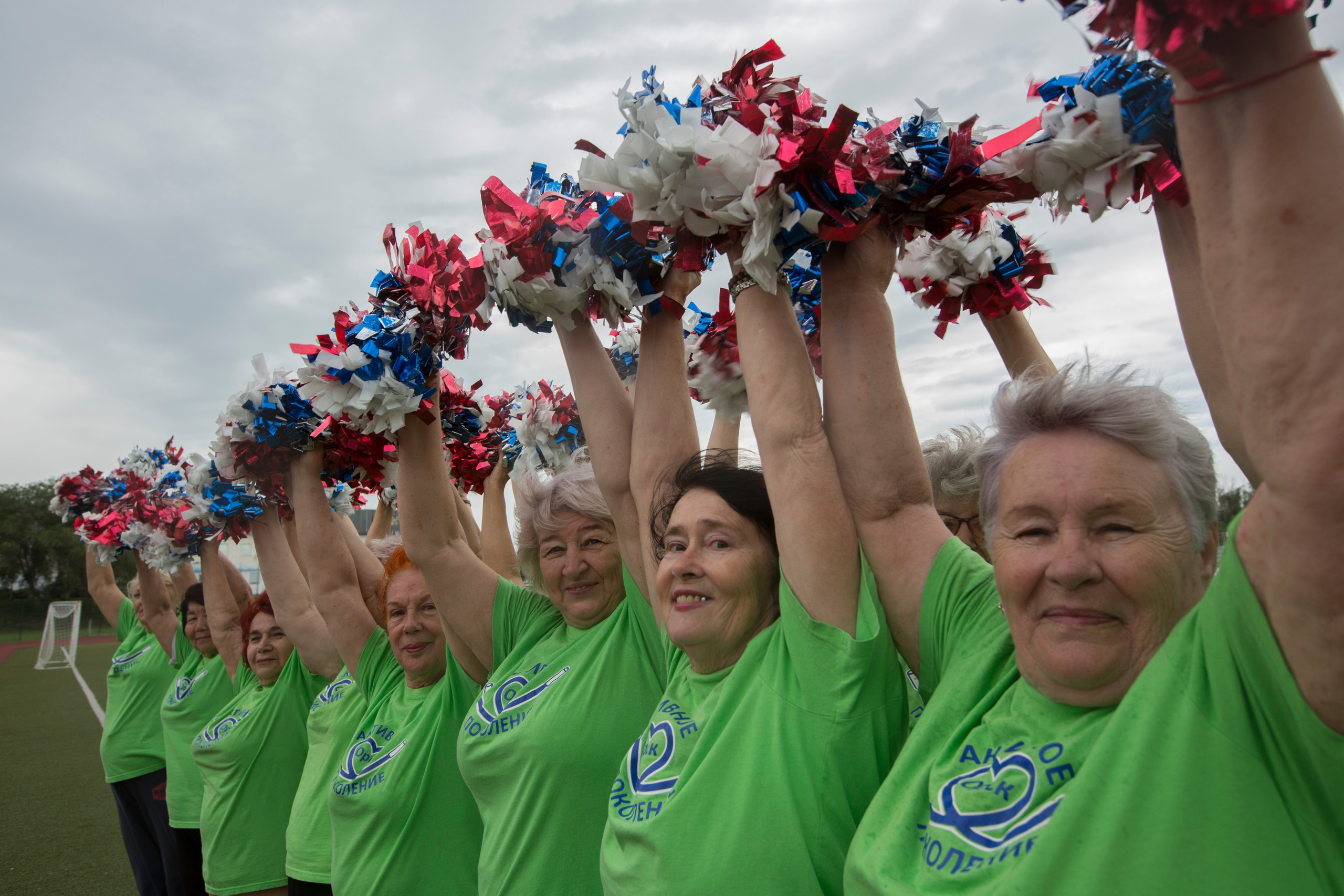 Бабушки-чирлидеры, Орск. Фотограф Анна Барне