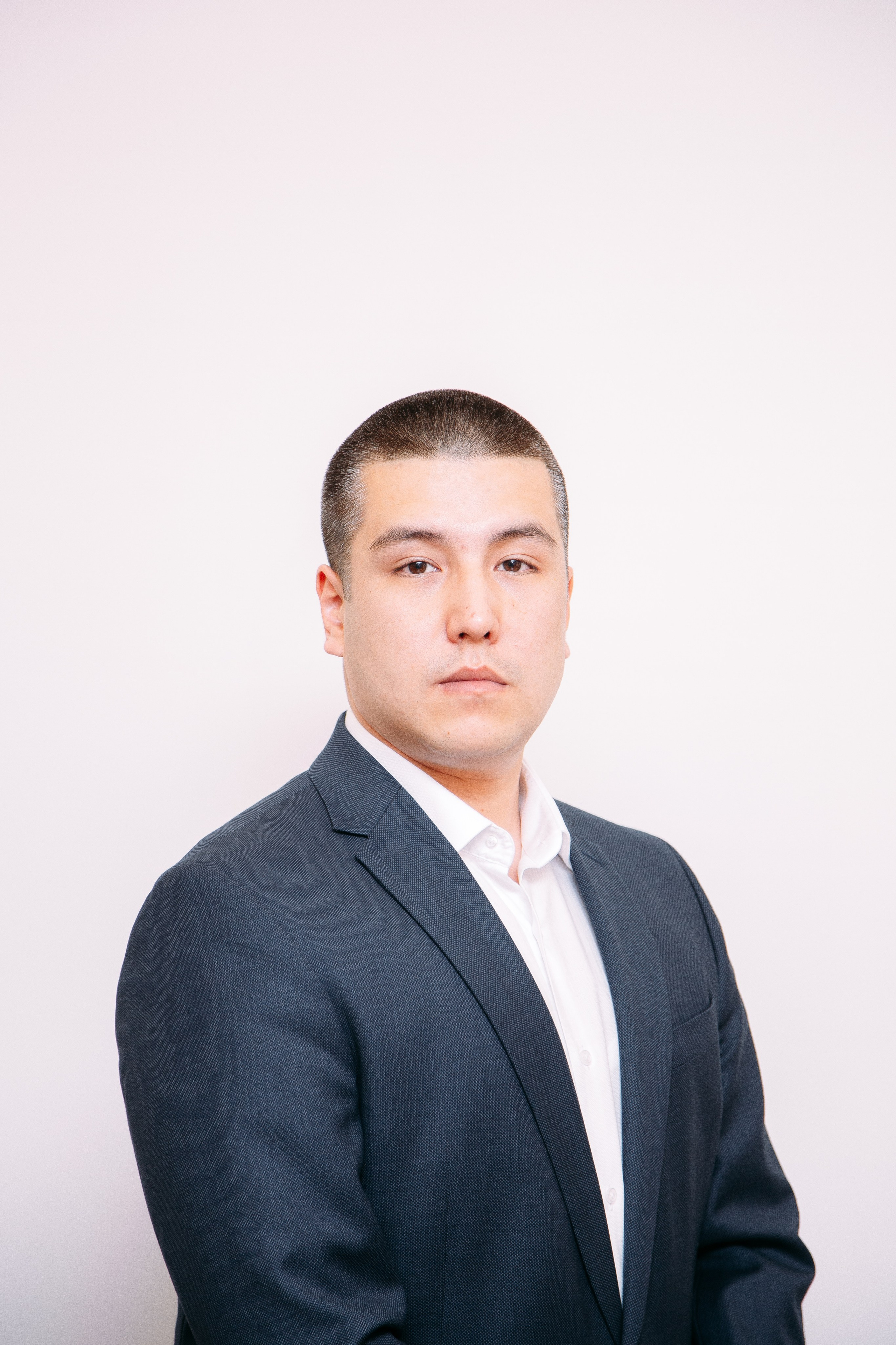 GRATA INTERNATIONAL. Рекламный и портретный фотограф в Алматы — Серекпаев Танирхан