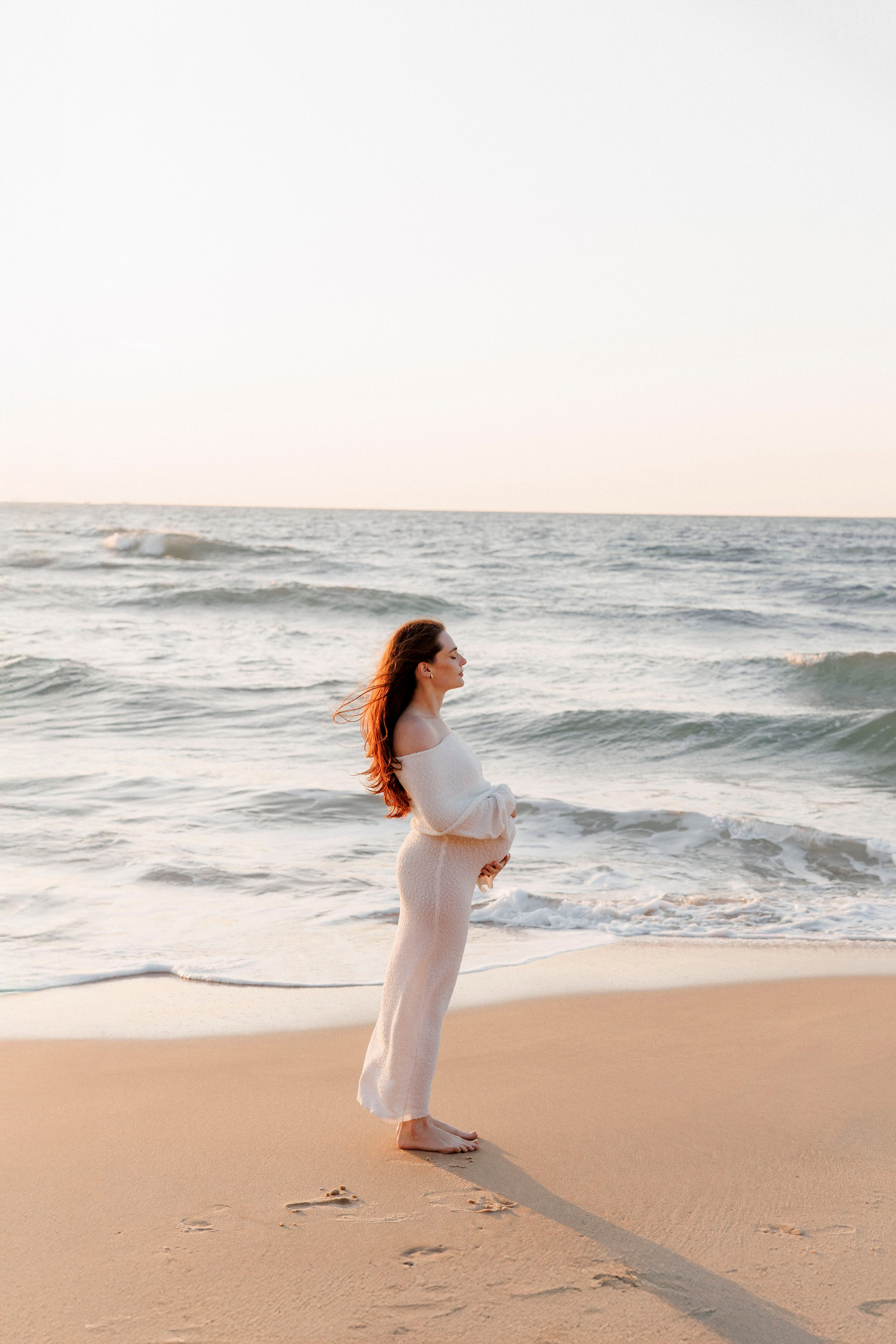 Pregnancy photoshoot (home/park/beach). Главная