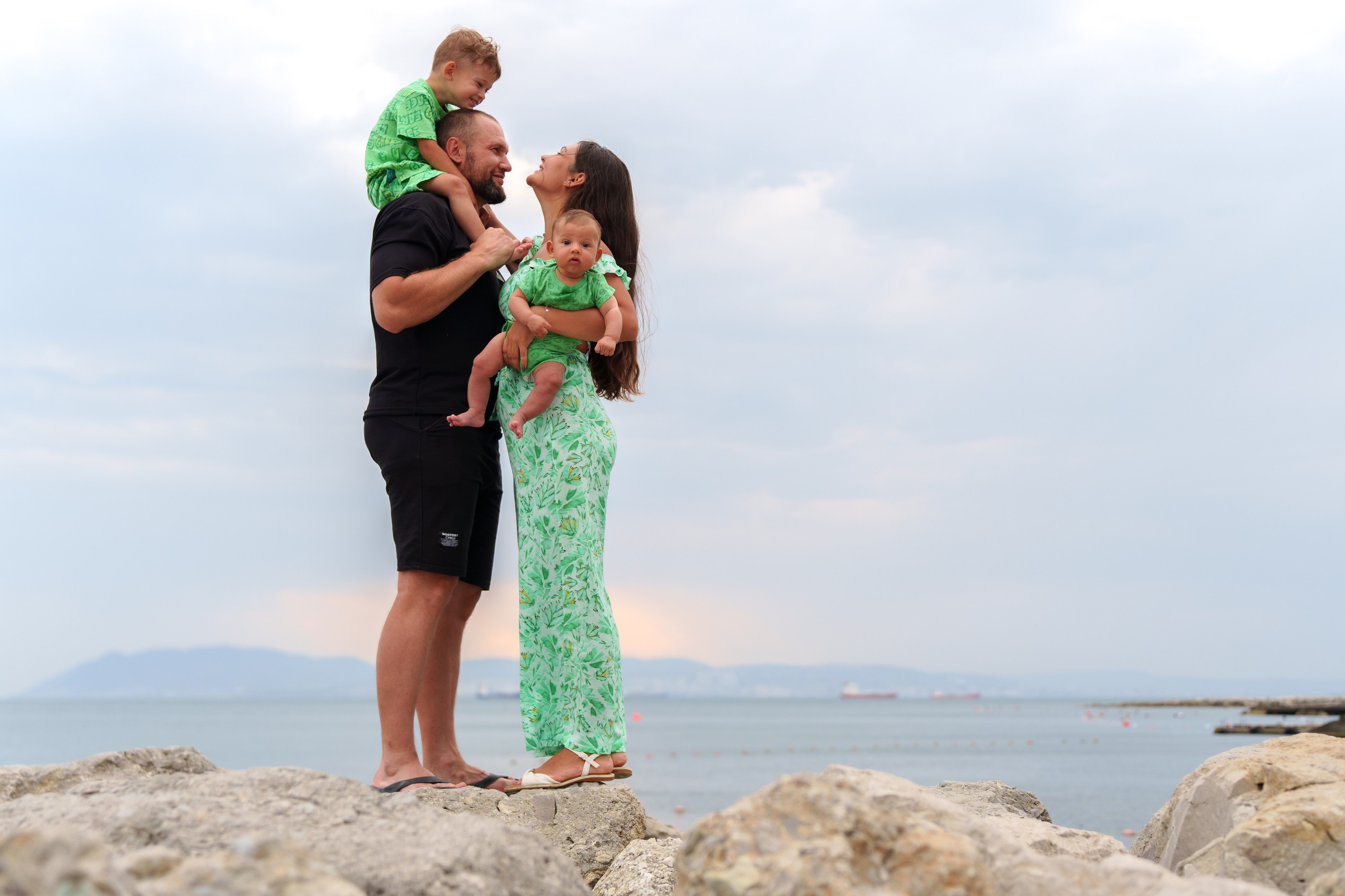 Семейная фотосессия на морском закате (01.09.2023). Фотограф Андрей Чеботок (Белгород, Курск, Воронеж, Старый Оскол)