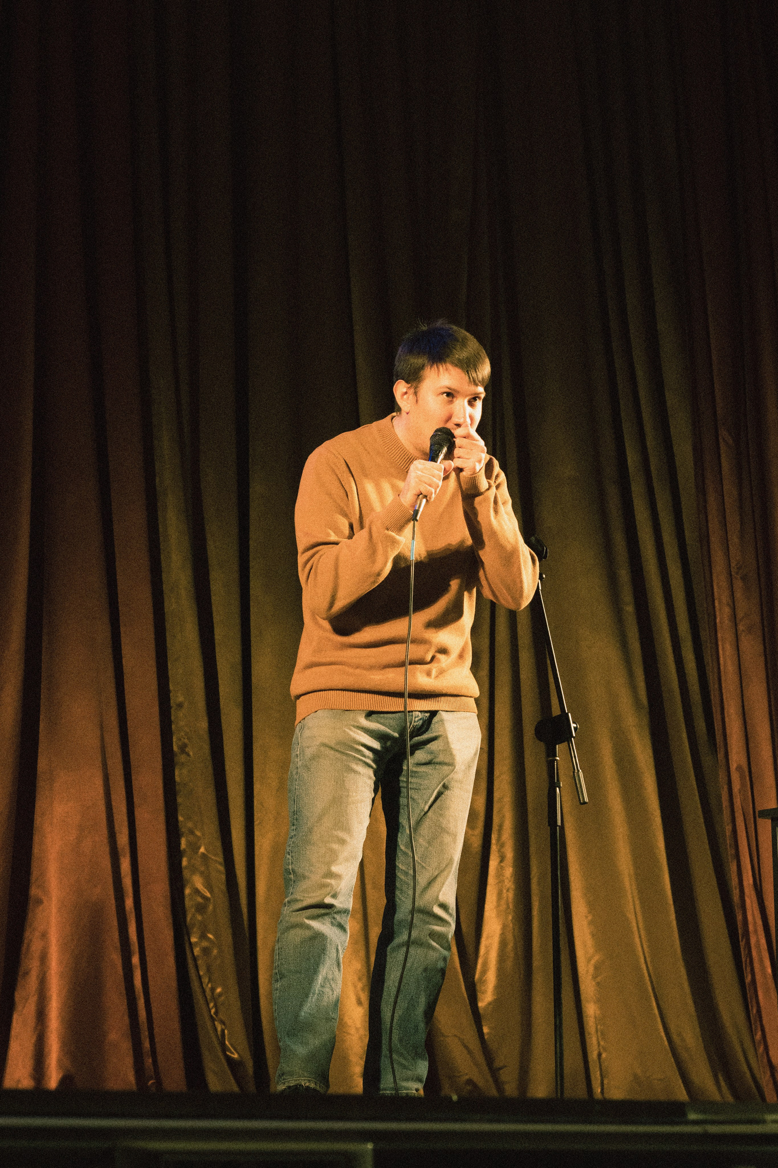 Стэндап Филипп Воронин. Boringowl | Коммерческий фотограф в Иркутске Раиса Ботороева