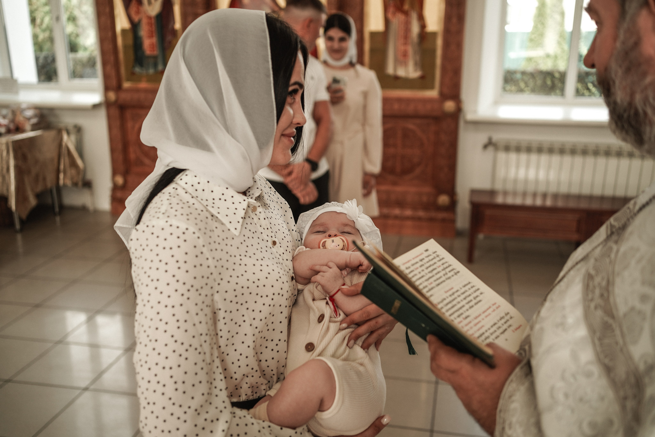 Таинство Крещения в Успенском храме. Свадебный фотограф в Ростове-на-Дону. Таинство Крещения и Венчания, семейные фотосессии. Алёна Чёботова