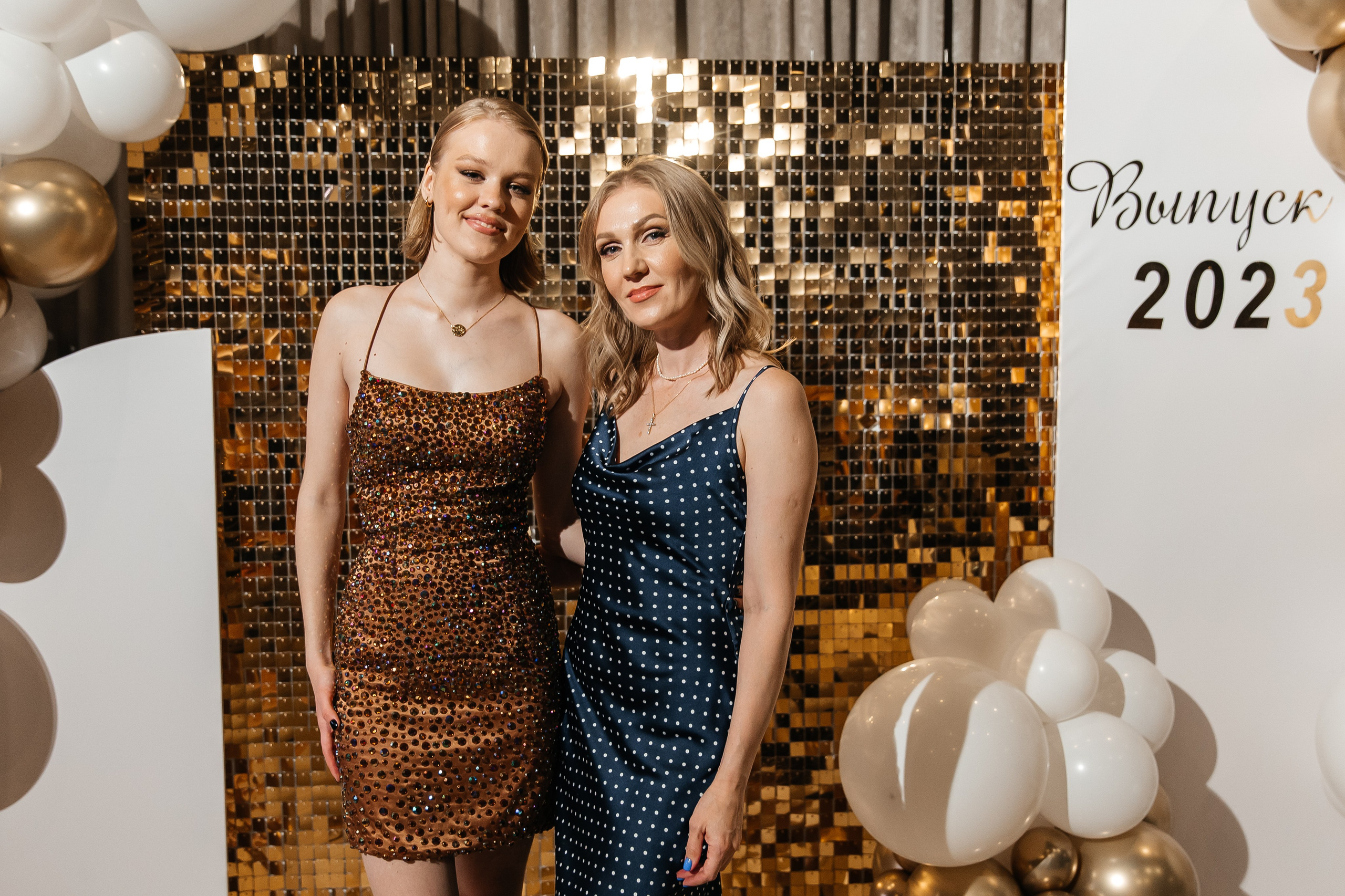 2023-06-23 Выпускной МБОУ СОШ № 10. Фотограф в Красноярске