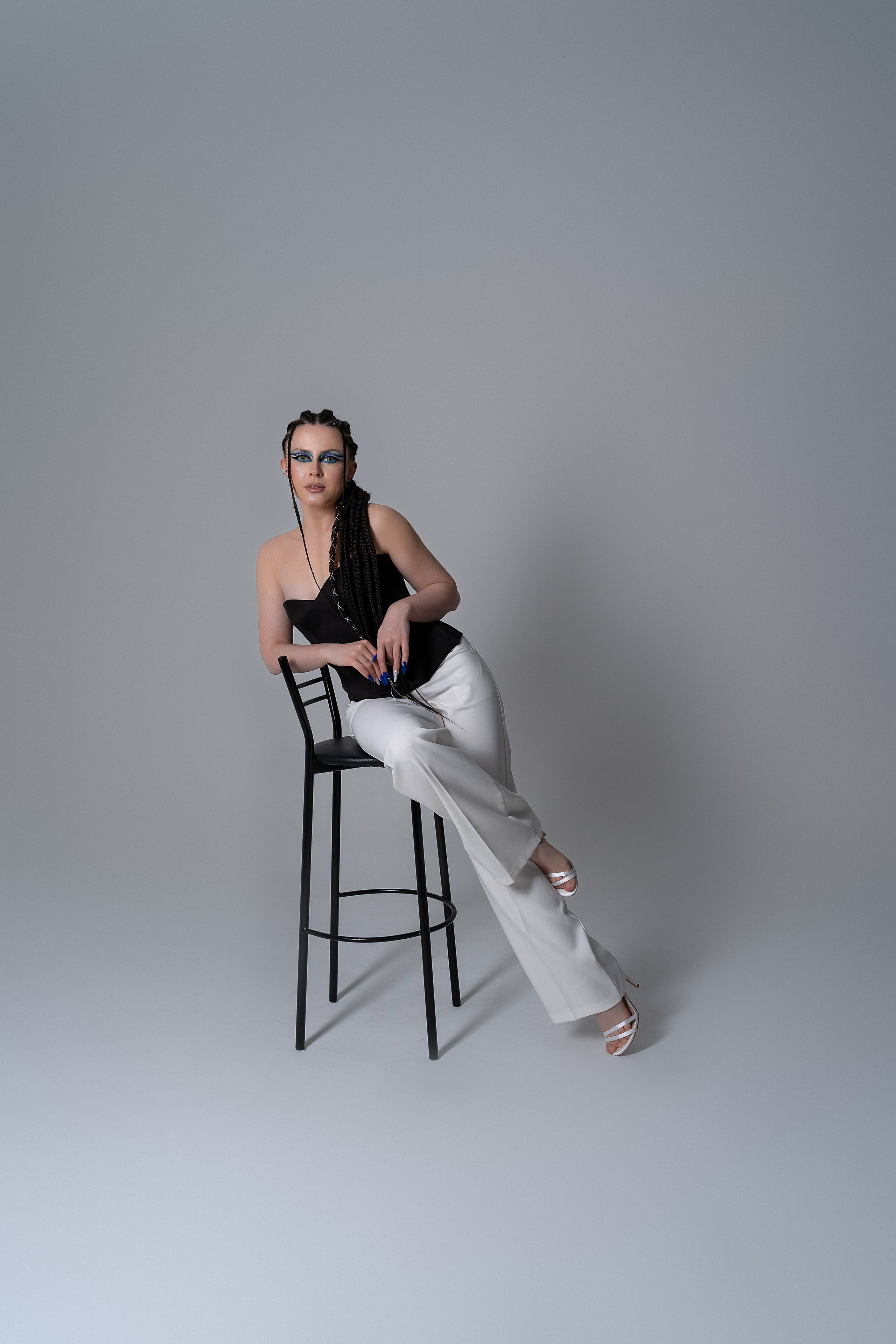 индивидуальная фотосессия женская фотосъемка студийная фотосессия минимализм фотостудия Армавир циклорама