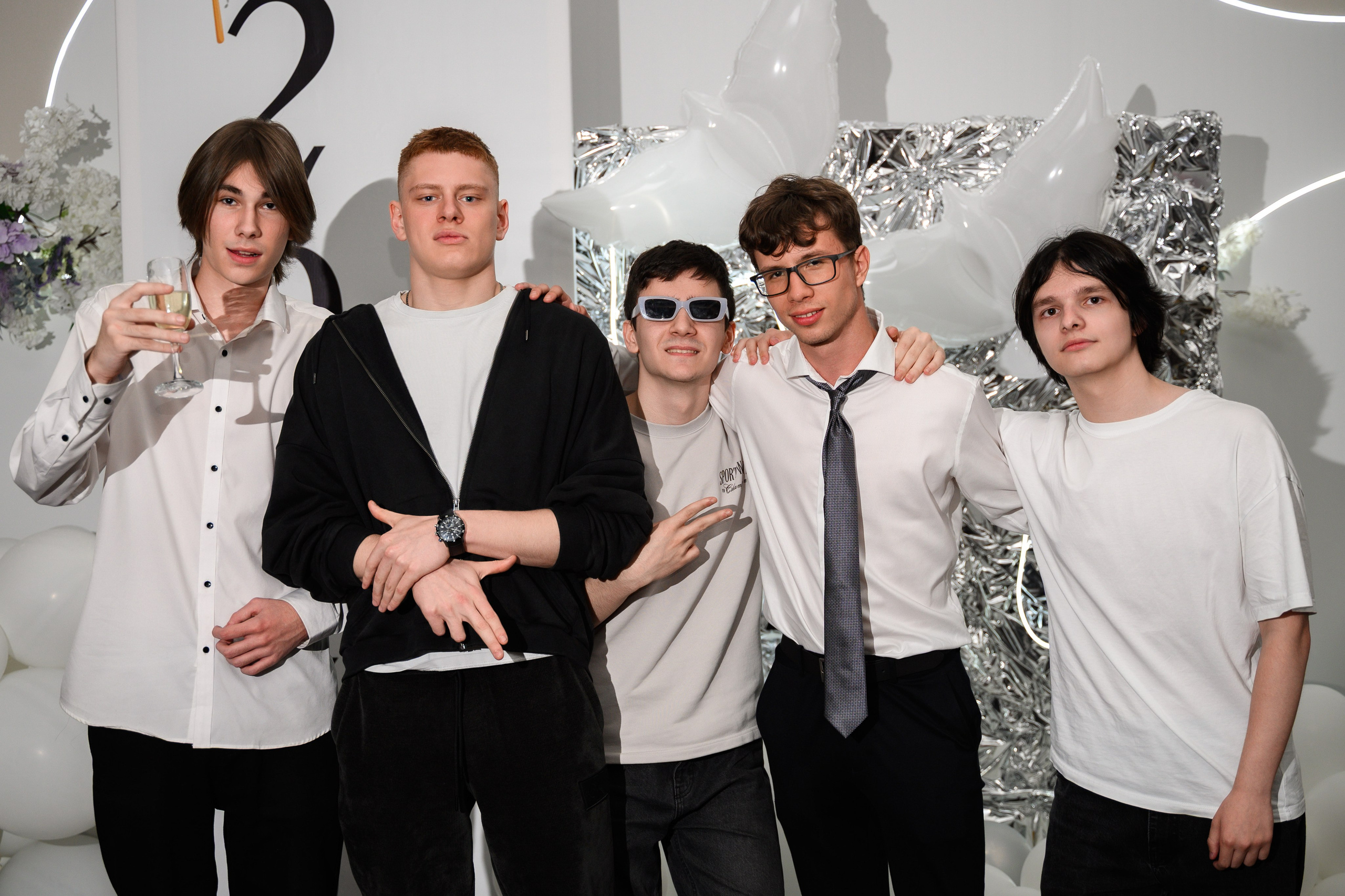 Фотограф на выпускной. Фотосъёмка для школьников и студентов в Санкт-Петербурге. Фотограф Алексей Лукин. Свадьба, мероприятие, корпоратив, юбилей, фотосессия, портрет. Фотосъёмка в Санкт-Петербурге. Ретушь фотографий