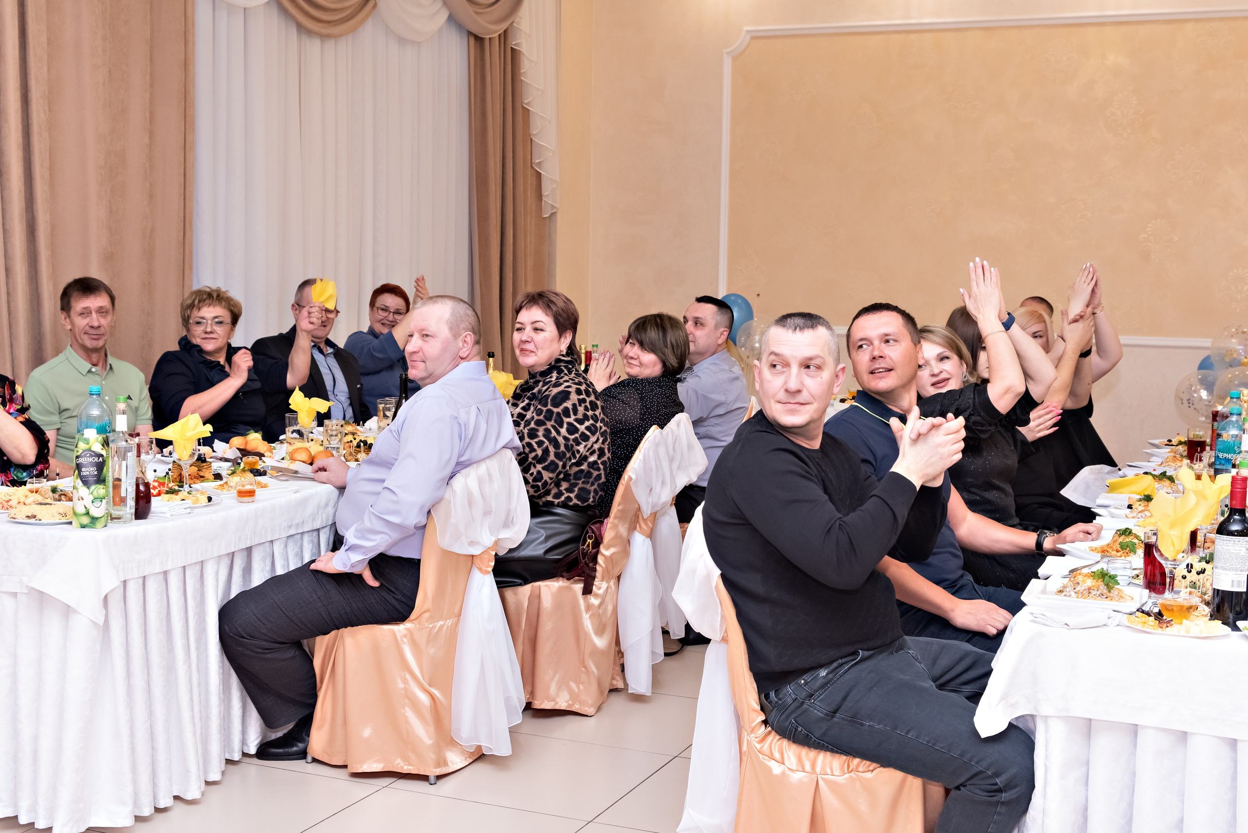 Юбилей Ирины. Ведущая — Наталья Белозерова. Банкетный зал — столовая Радио Завода. Семейный и портретный фотограф Кыштым Челябинск Марина Шигапова