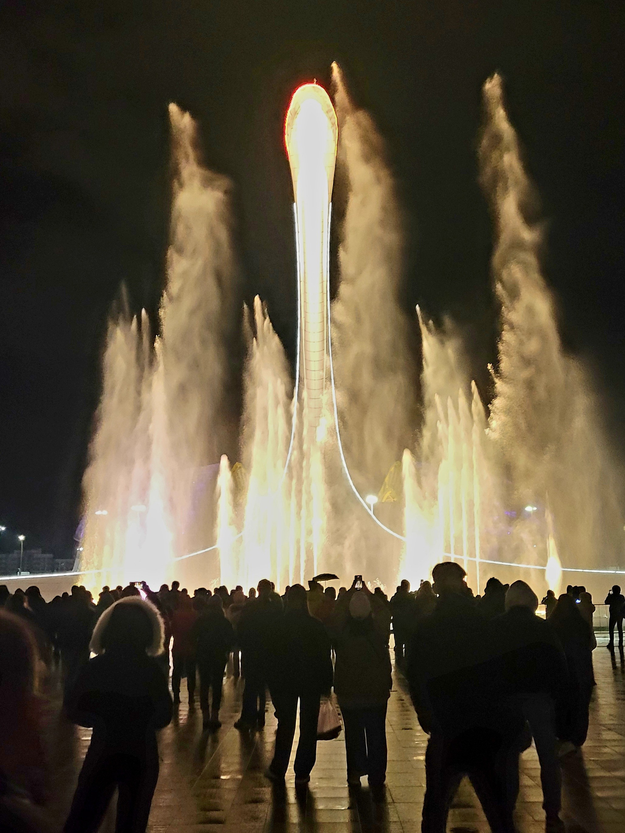 Летом смотрели ихи ближе к полуночи, было стойкое ощущение, что уже глубокая ночь и сейчас