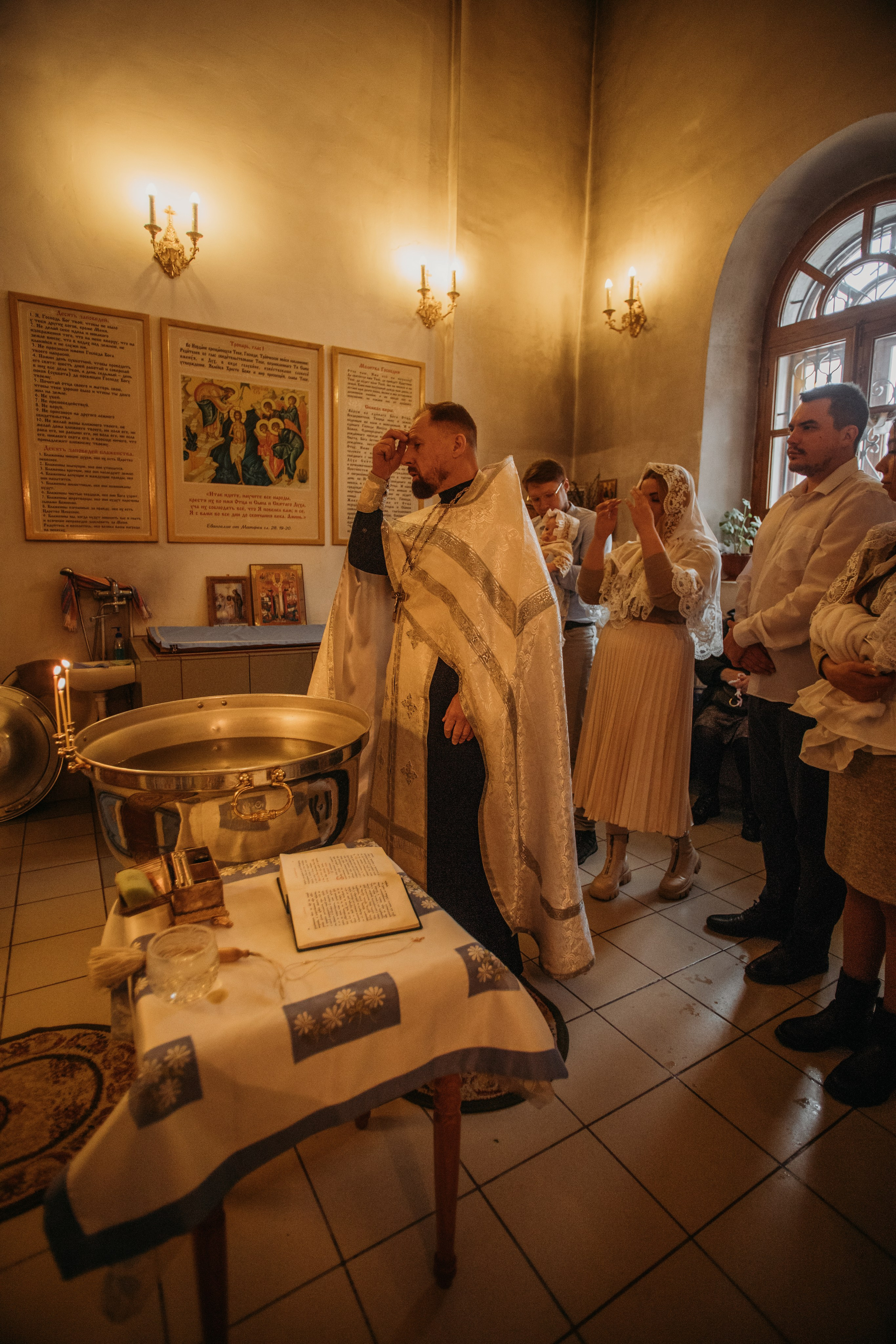 Крещение Аглаи. Венера Гайн. Репортажный фотограф  Тюмень. Обучение фотографии с 0
