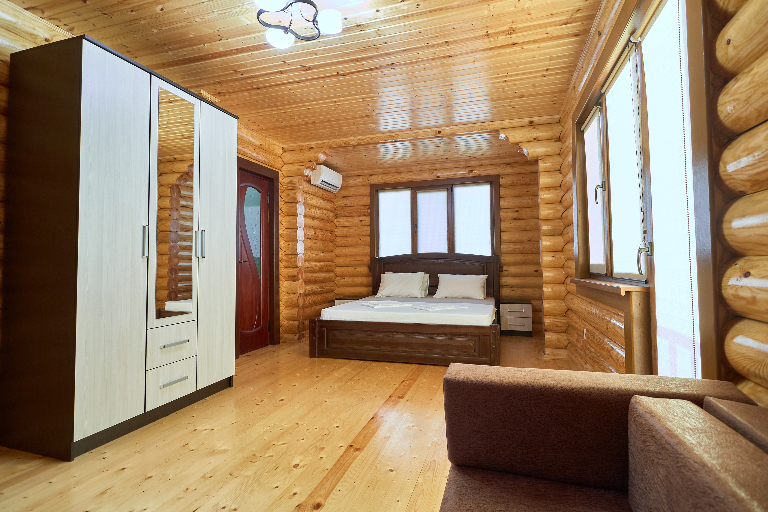 KRISNA ГУДАУТА. Семейный фотограф на крещение и венчание