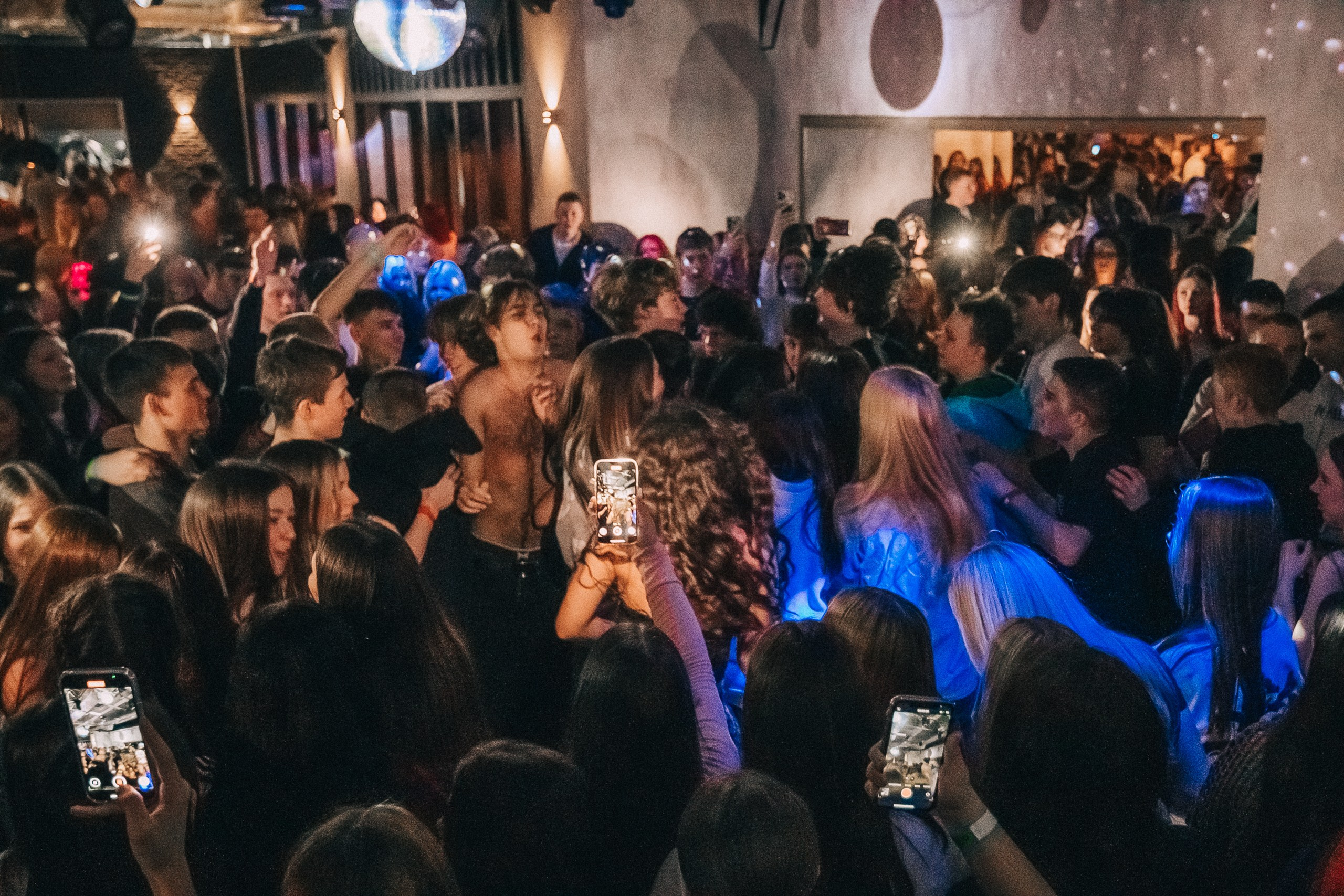 8 MARCH WOMENS DAY PARTY. Фотограф в Кемерово Владислав Шульц