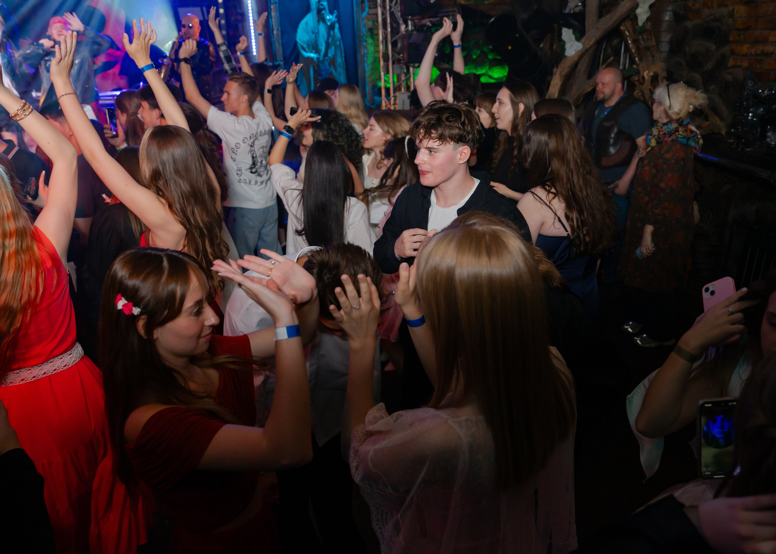 Выпускной Байк Центр «Ночные волки» 11 класс. Крамер Юлиана детский и семейный фотограф