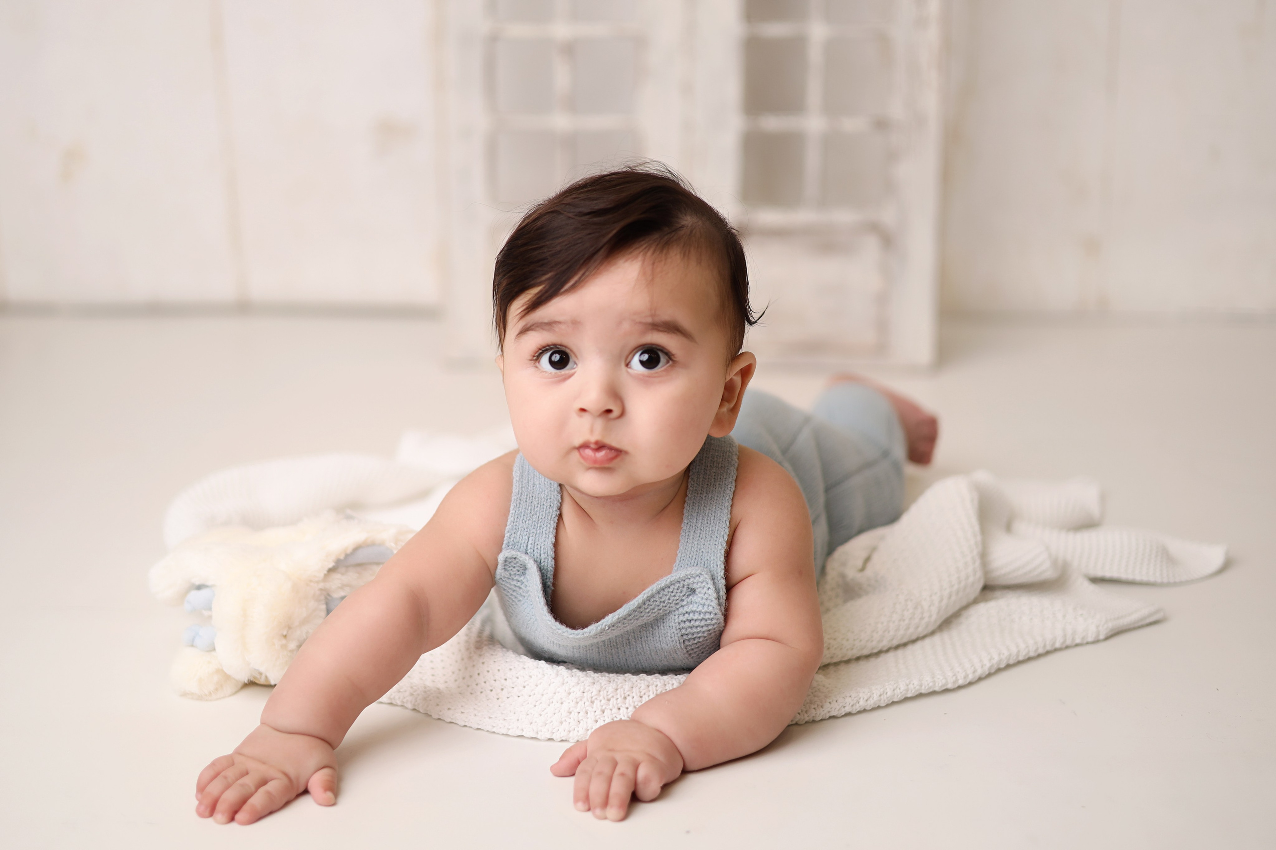 Азнавуру 6 месяцев. Фотограф новорожденных Москва. Ньюборн фотограф Москва