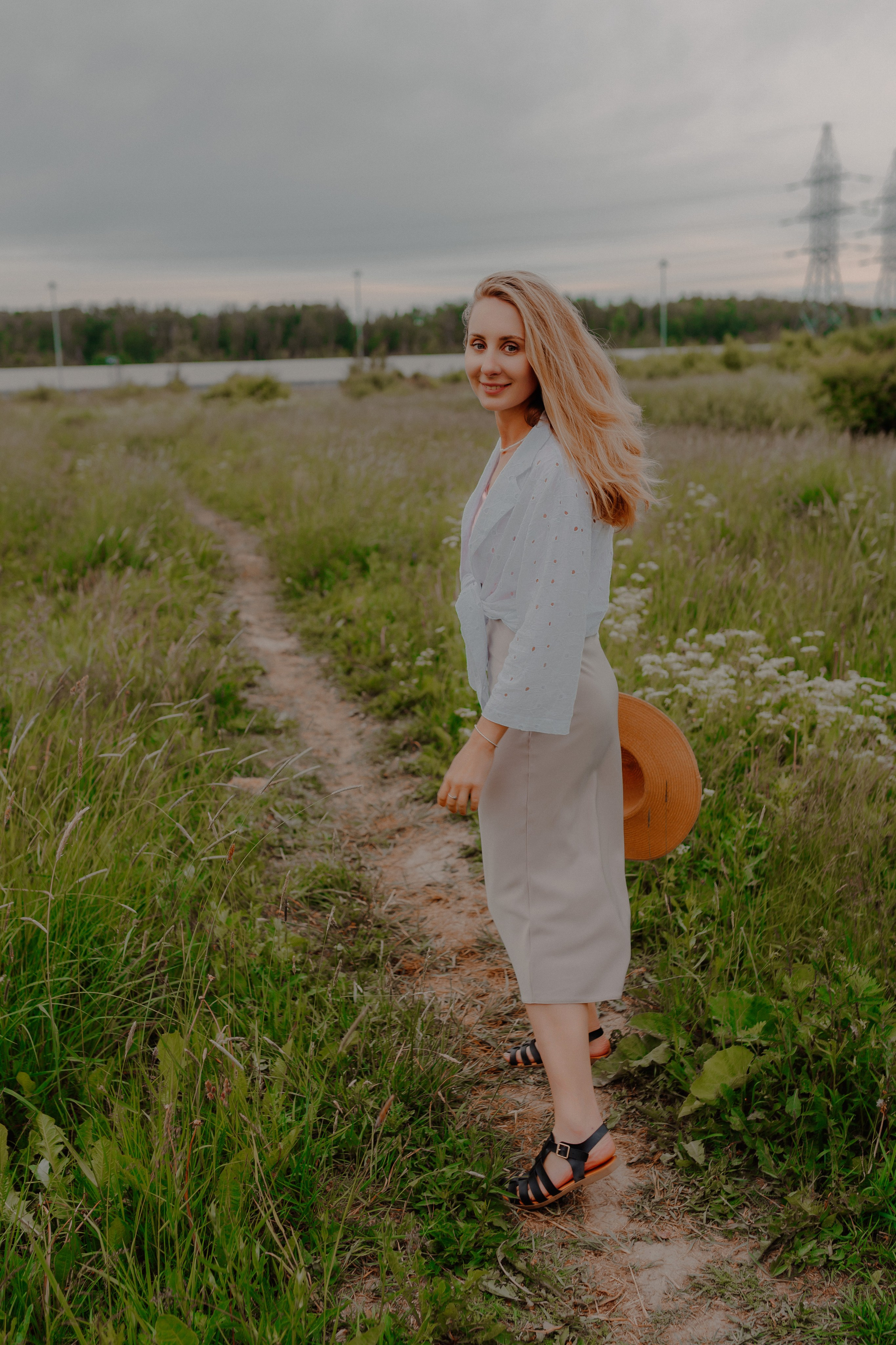 Семейная прогулка в родном Новоселье. Семейный и индивидуальный фотограф в Санкт-Петербурге Маргарита Щипкова