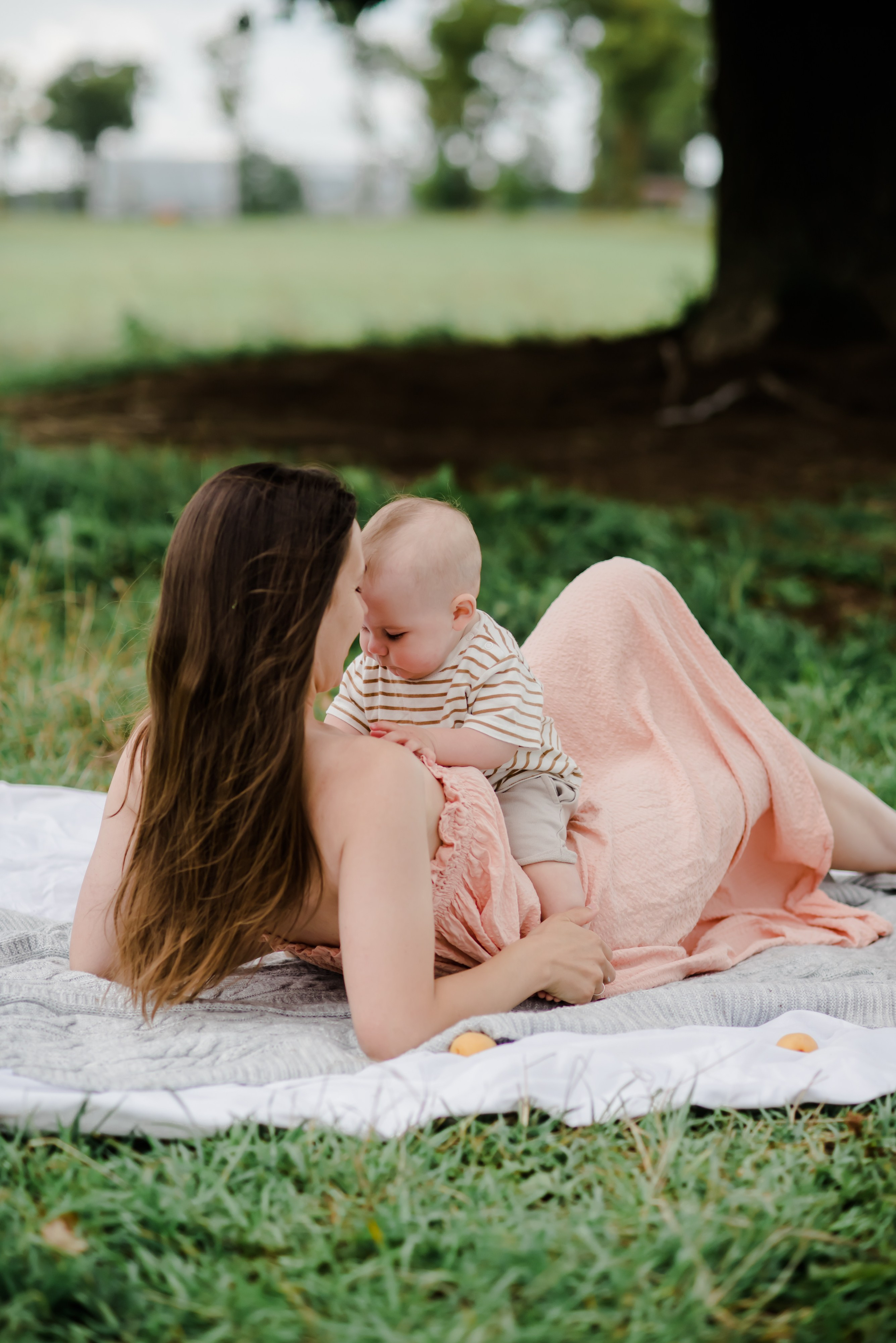 Анна и ее семья, фотосессия в поле. Свадебный и семейный фотограф Евгения Кононова