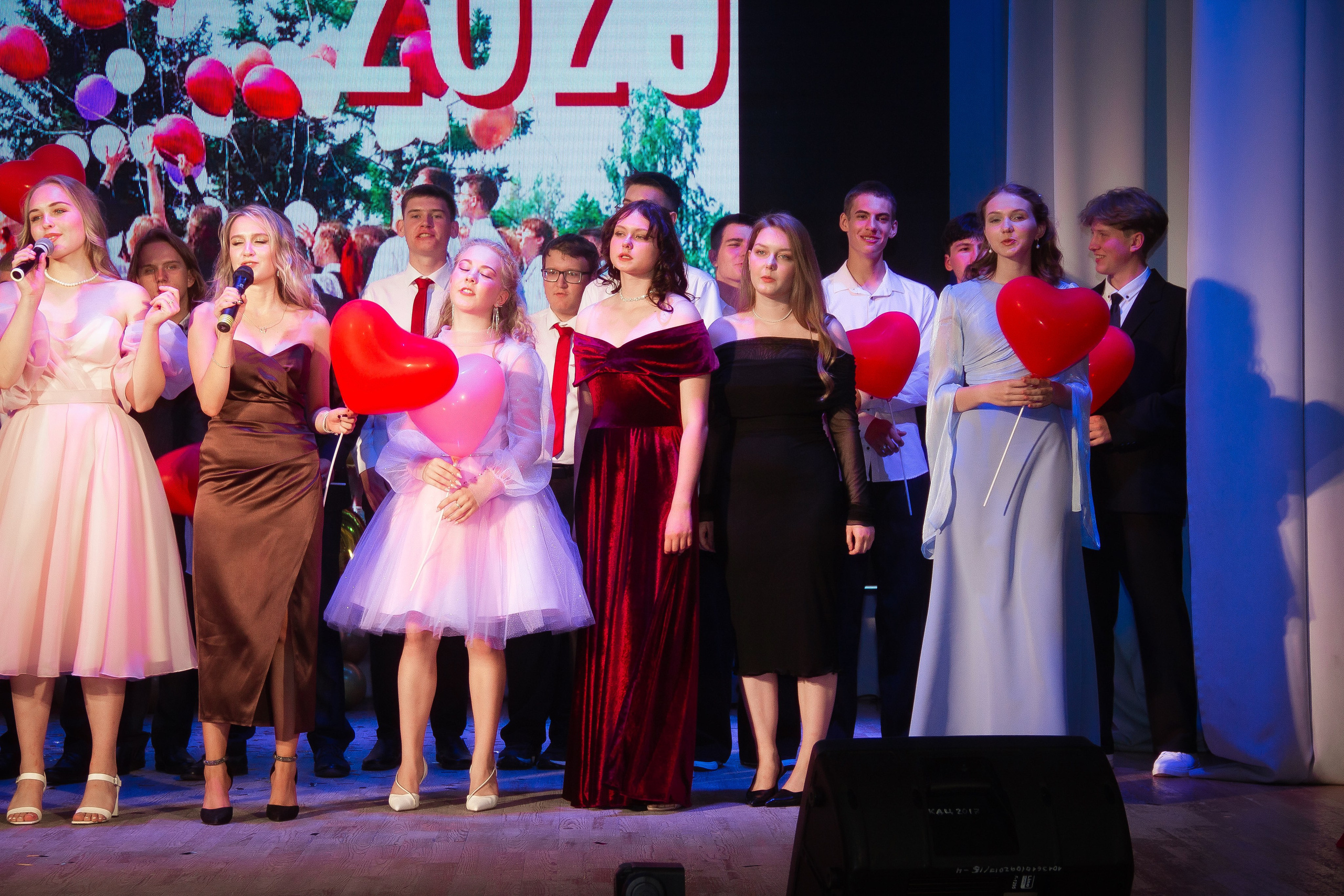 9-11 классы СЪЁМКИ ВЫПУСКНЫХ И ПОСЛЕДНИХ ЗВОНКОВ. Выпускные альбомы для школ и Детских садов в Барнауле /Выпускные/Свадебные/Детские/Семейные и др. виды съёмок /Фотограф Вера Валейко