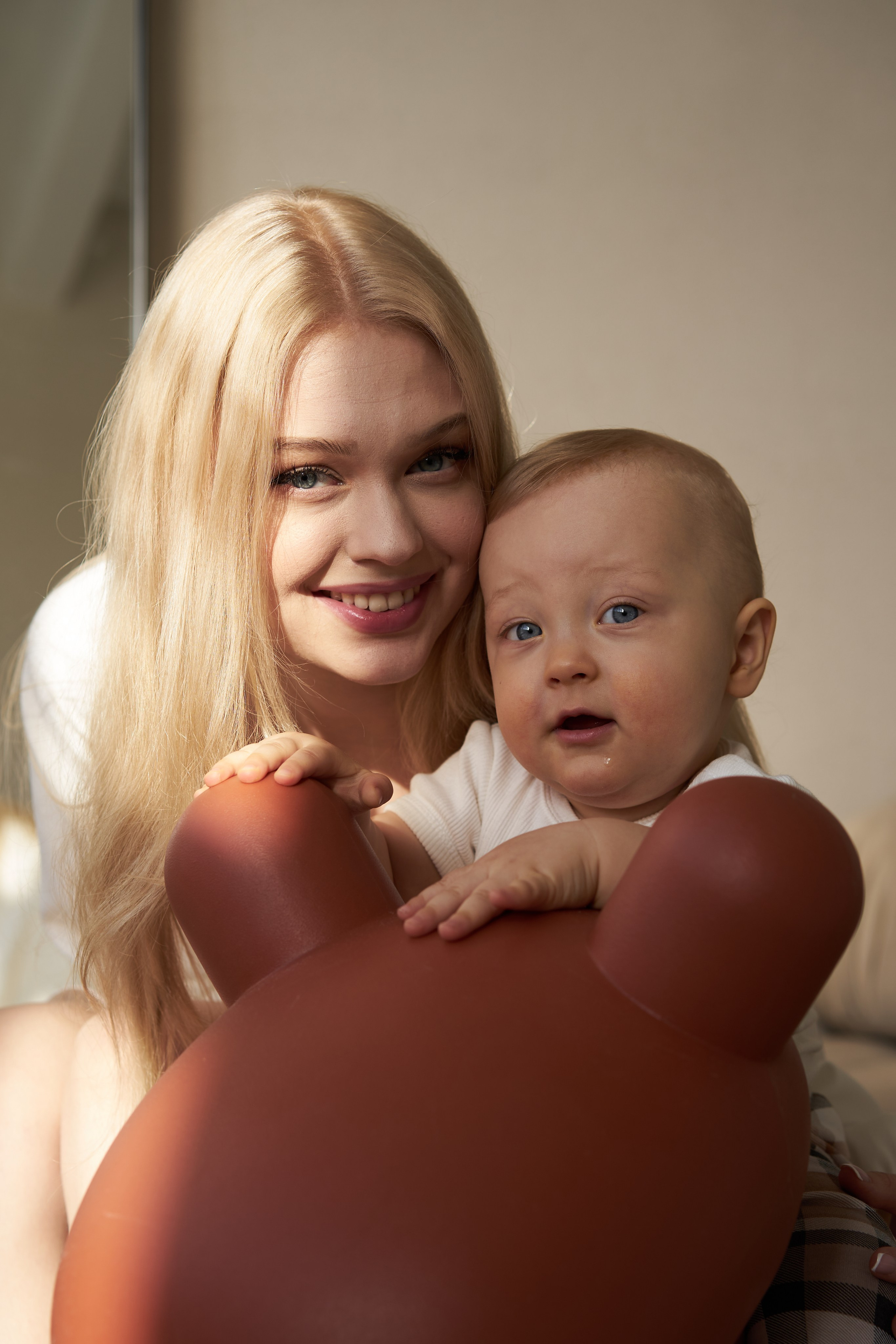 Семейная фотосессия в студии. Фотограф Екатеринбург Кокшарова Александра