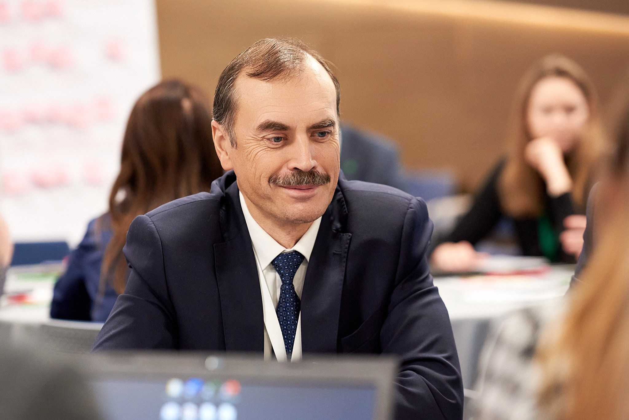 Дизайн-сессия ИИ трансформации Санкт-Петербурга. Иван Ступа, репортажный фотограф в Санкт-Петербурге и Ленинградской области