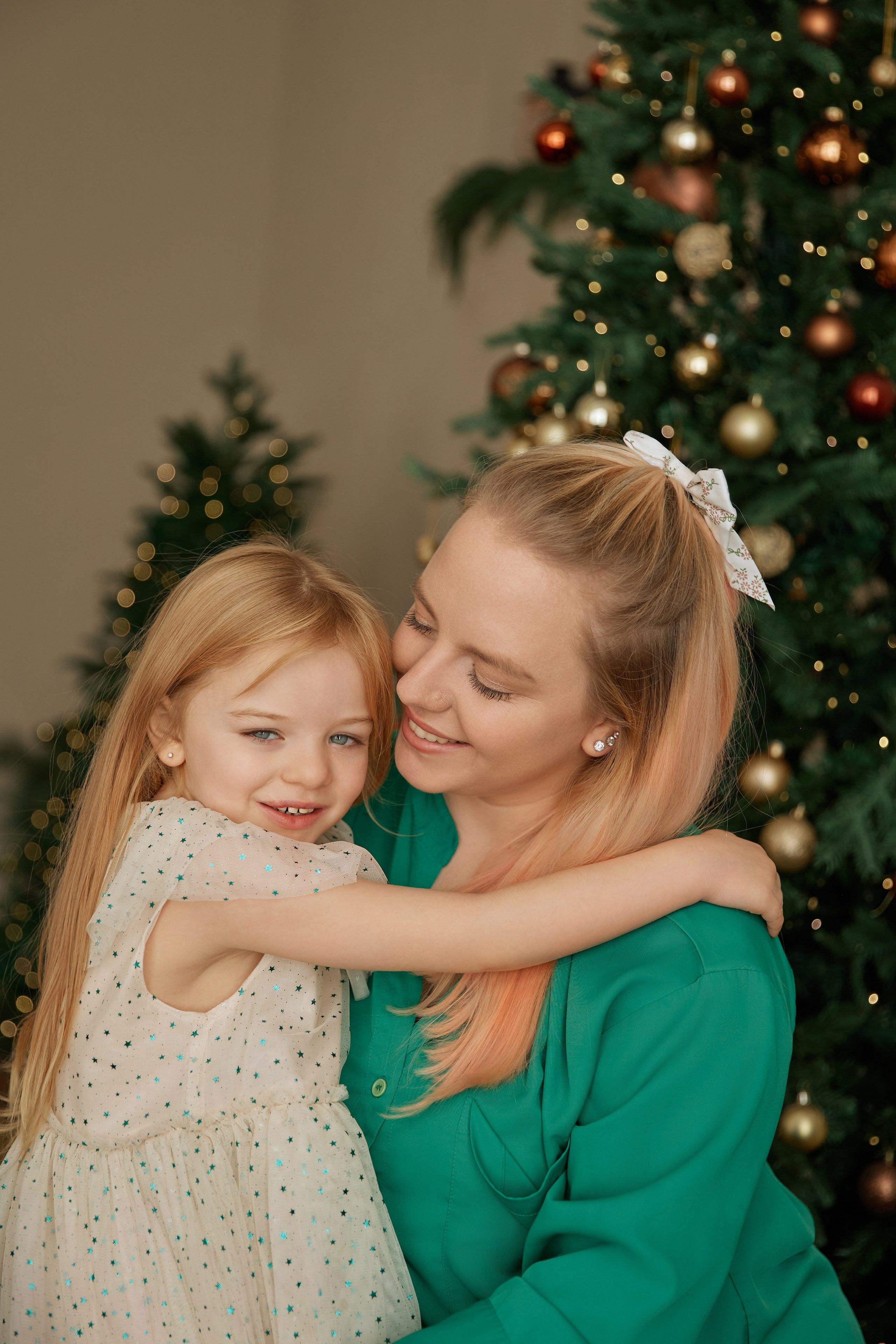 Полина с дочками. Фотограф женского портрета, беременности и материнства Харькова Елена