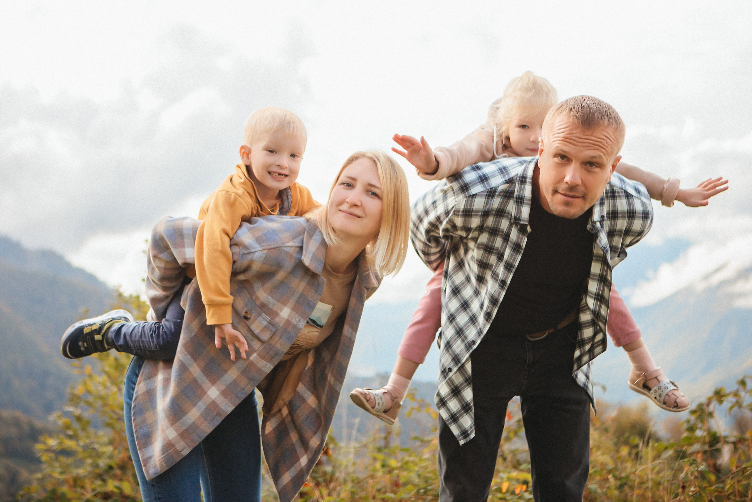 Семейная симфония. Семейный и свадебный фотограф Сочи Адлер Сириус Красная поляна