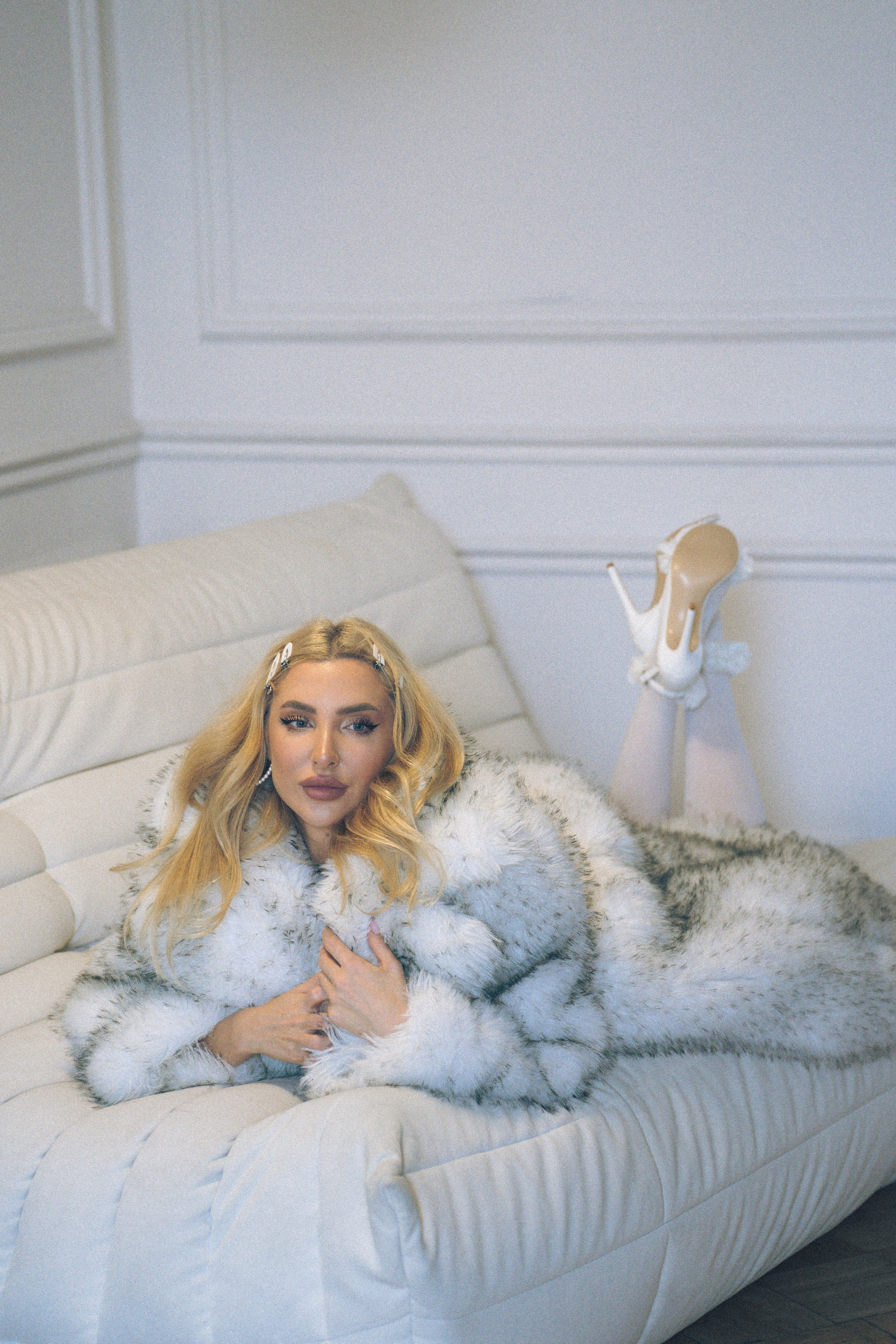 МИНИМАЛИЗМ В СТУДИИ НА ЧЕРНЫШЕВСКОЙ В СТУДИИ С БАЛКОНОМ. Профессиональный фотограф, Санкт-Петербург — Виктория Богомолова