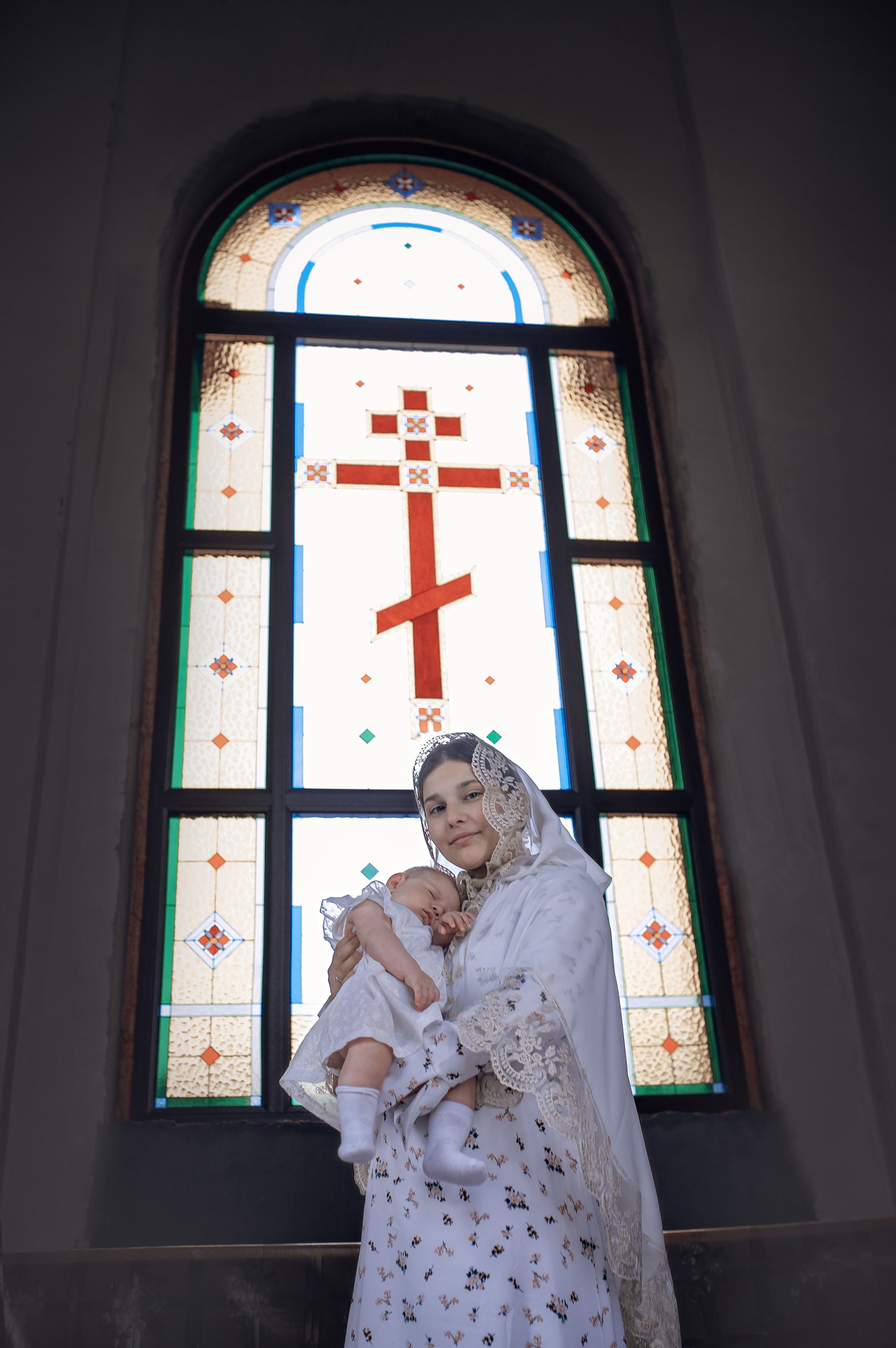 Крещение Василисы в храме исповедников и новомучеников Российских. Фотографы крещения/венчания  Красноярск Татьяна и Вячеслав Переваловы