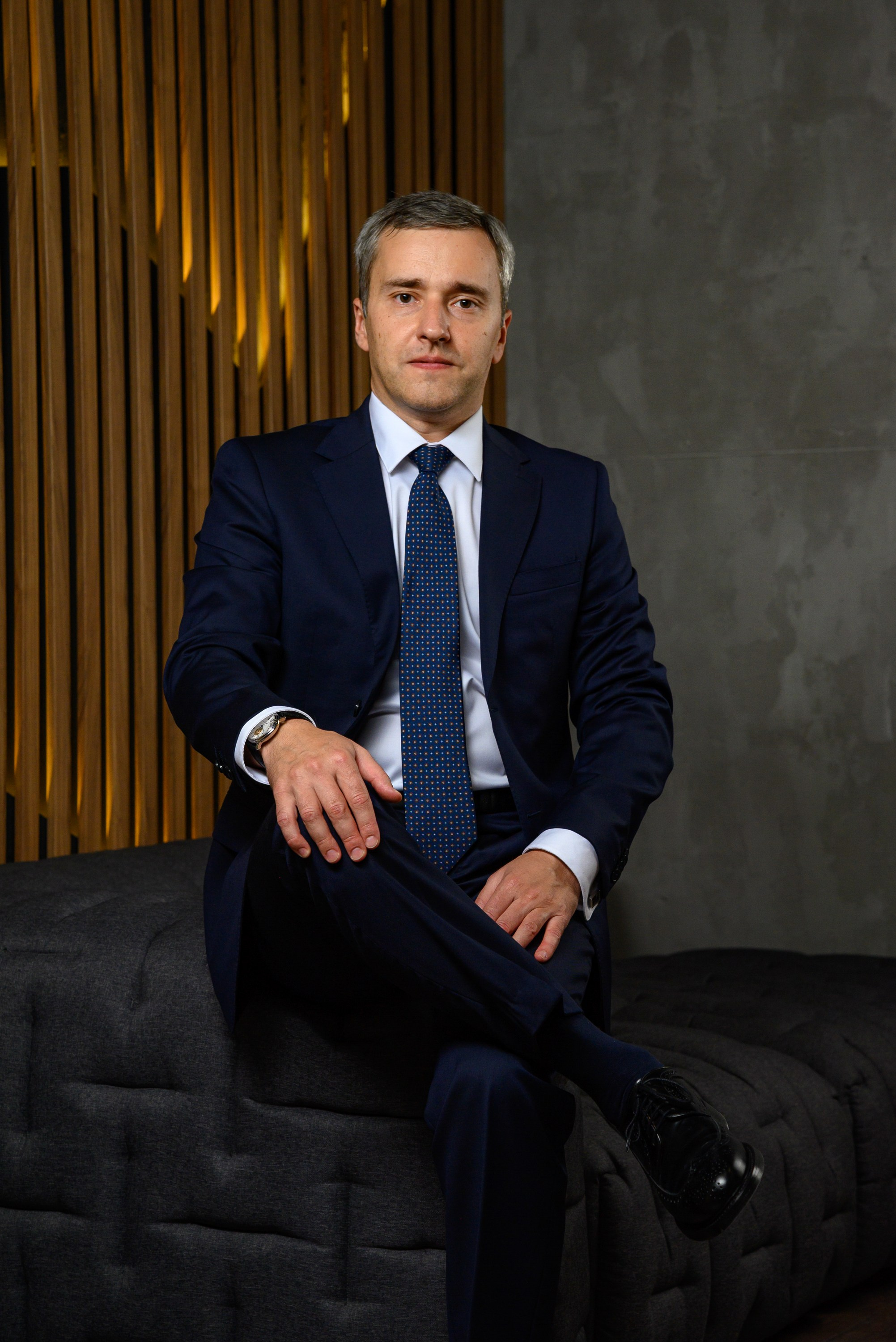 Портрет для руководителя. Компания и фотошкола по созданию контента в Москве