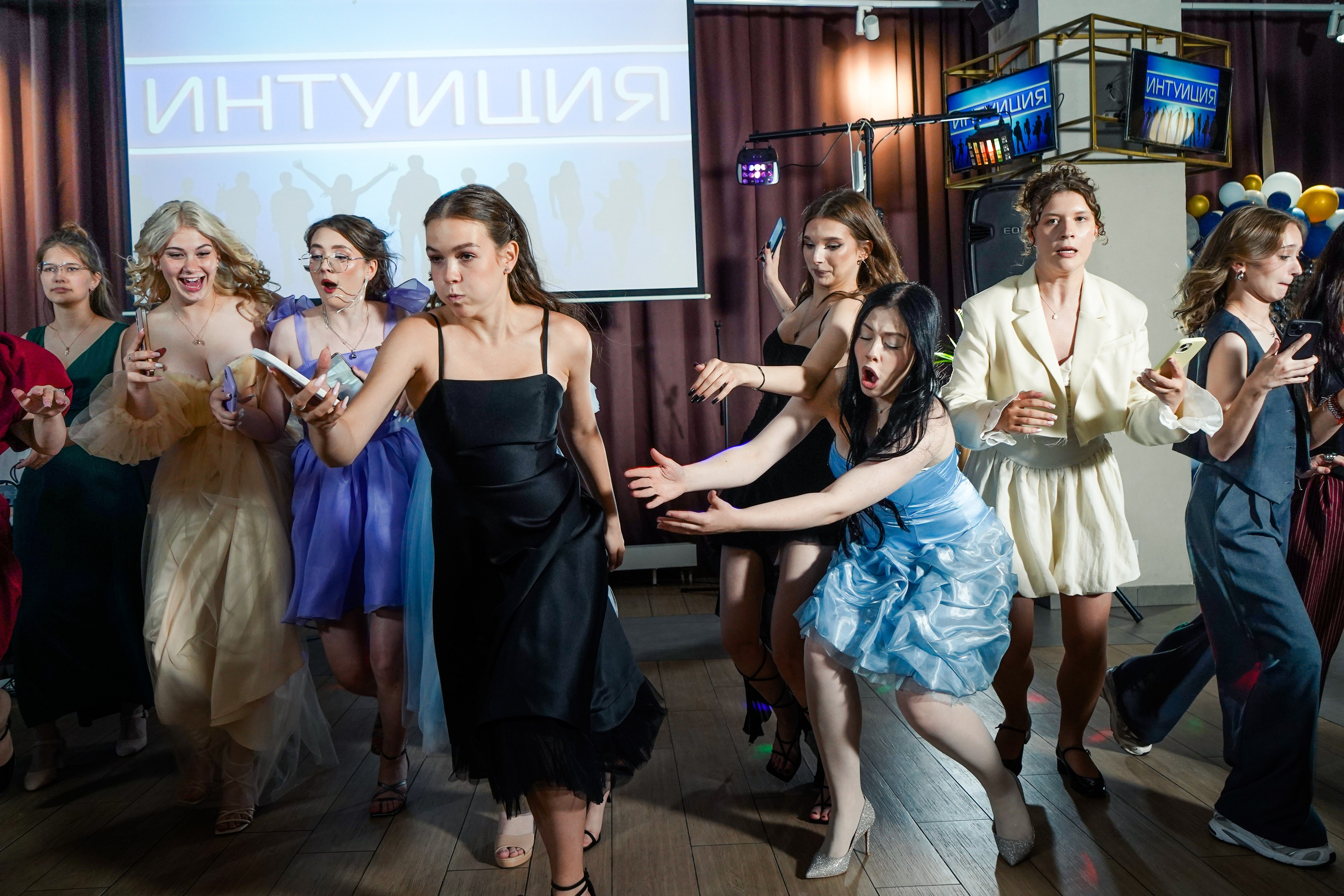 Выпускной вечер, гимназия № 40, 9 класс. Семейный и портретный фотограф в Екатеринбурге Анна Лобанова