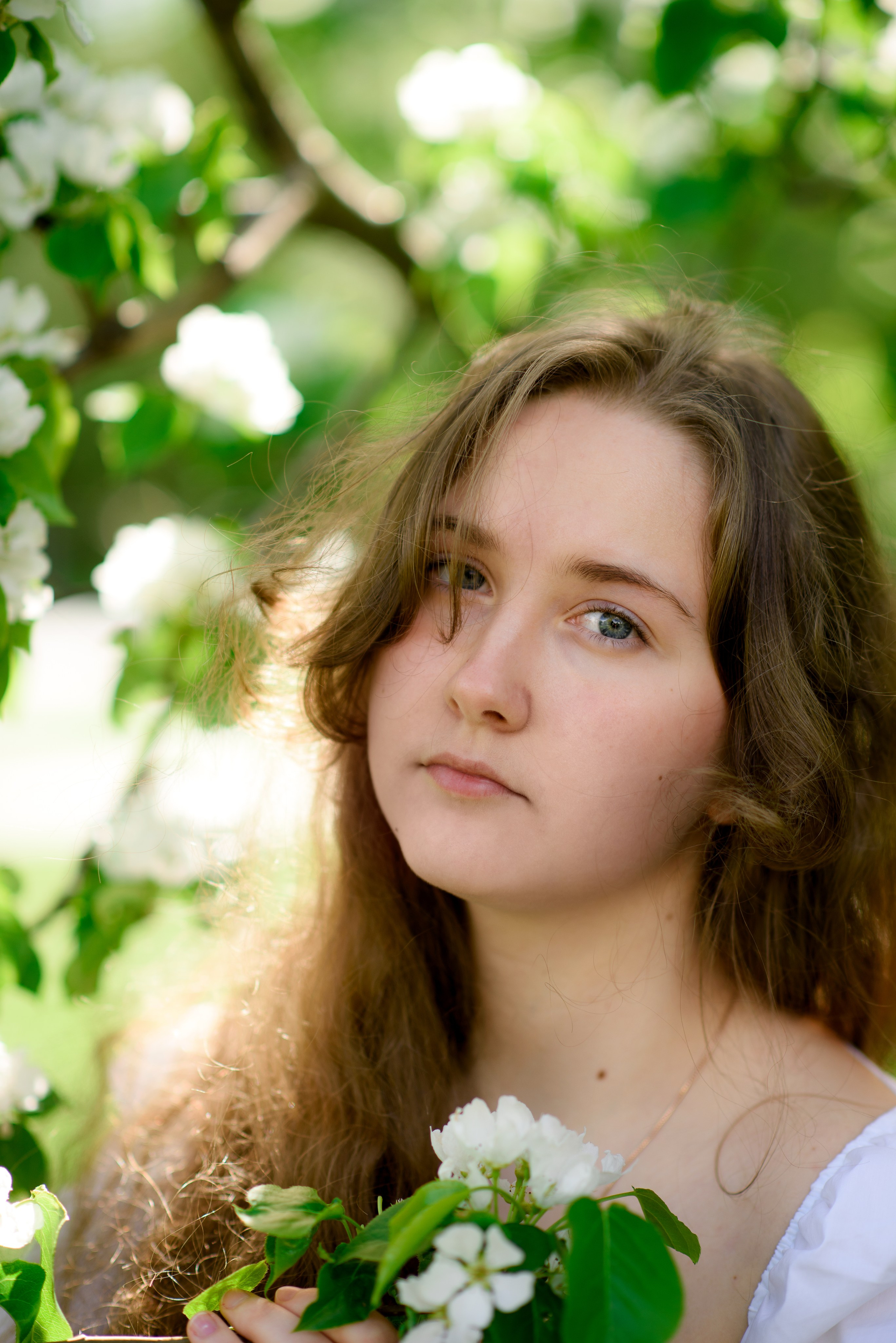 Фотосессия девочки-подростка в Музеоне в цветении. Главная