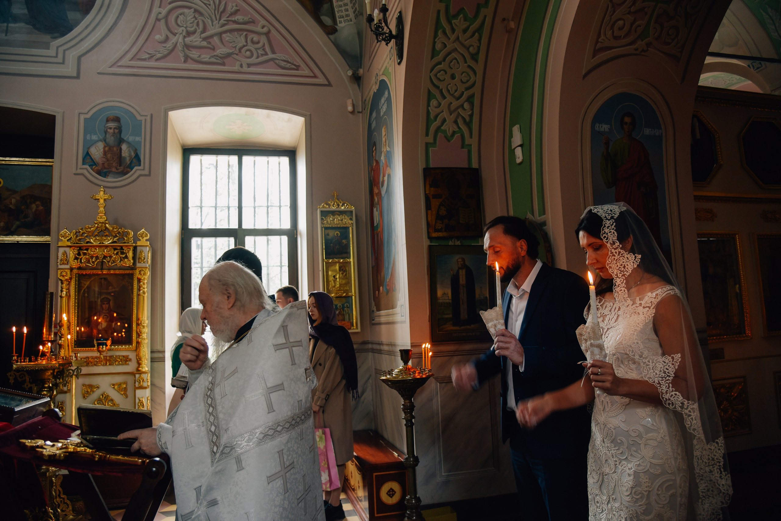 Венчание Храм Живоначальной Троицы на Воробьёвых горах. Фотограф Лола Волна, город Москва