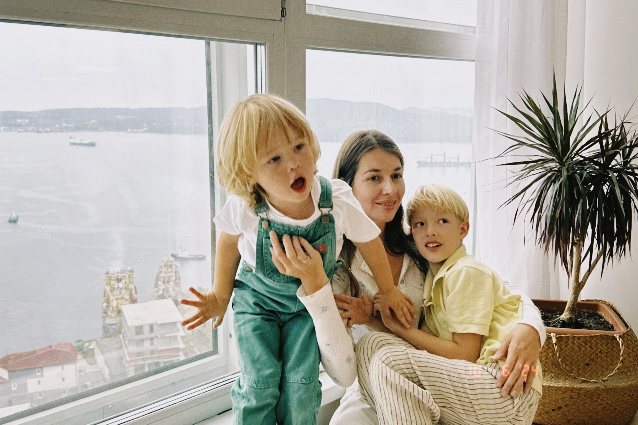 Домашняя репортажная фотоссесия. Портретный, свадебный, репортажный фотограф во Владивостоке Юлиана Джули Фокс