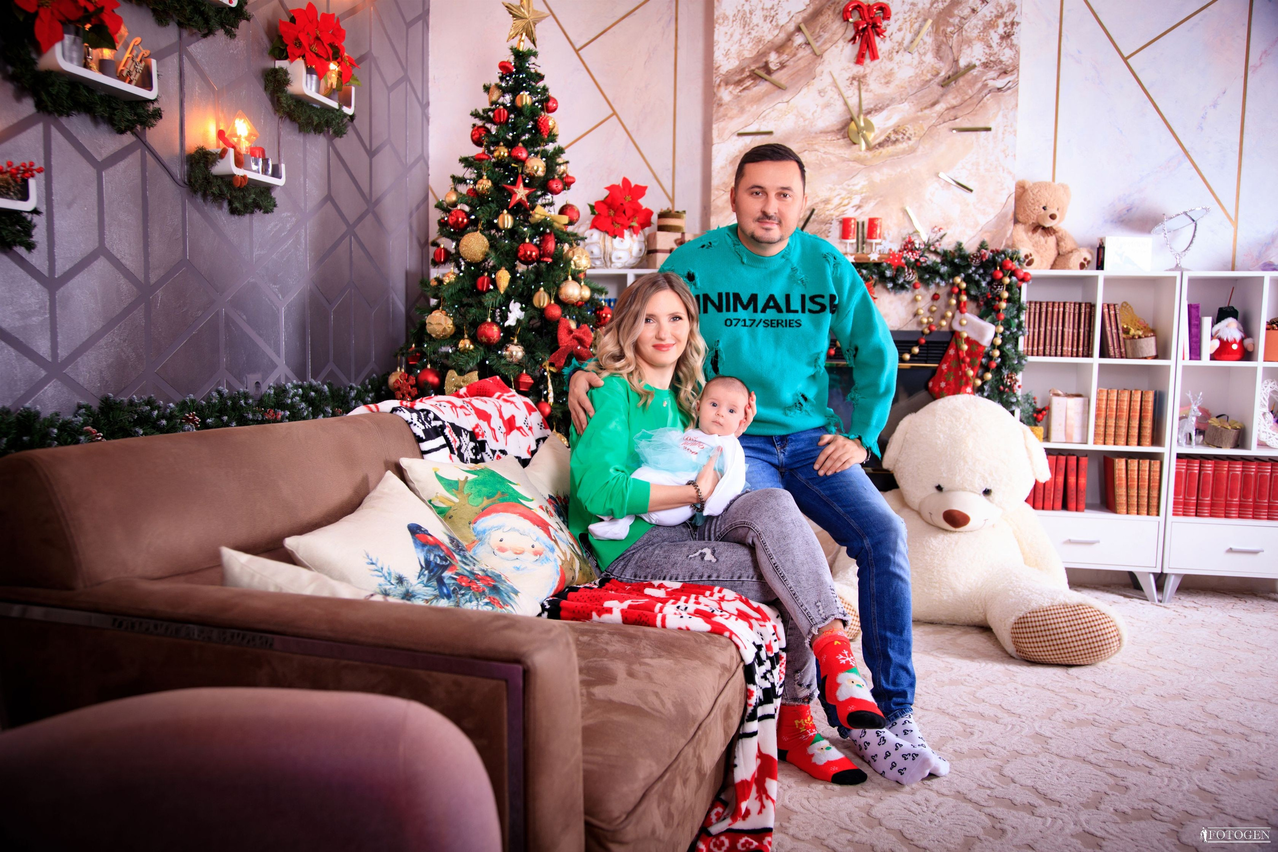 Семейная фотосессия: мама, папа и малыш | Портфолио Fotogen. Интерьерная фотостудия FOTOGEN г. Краснодар