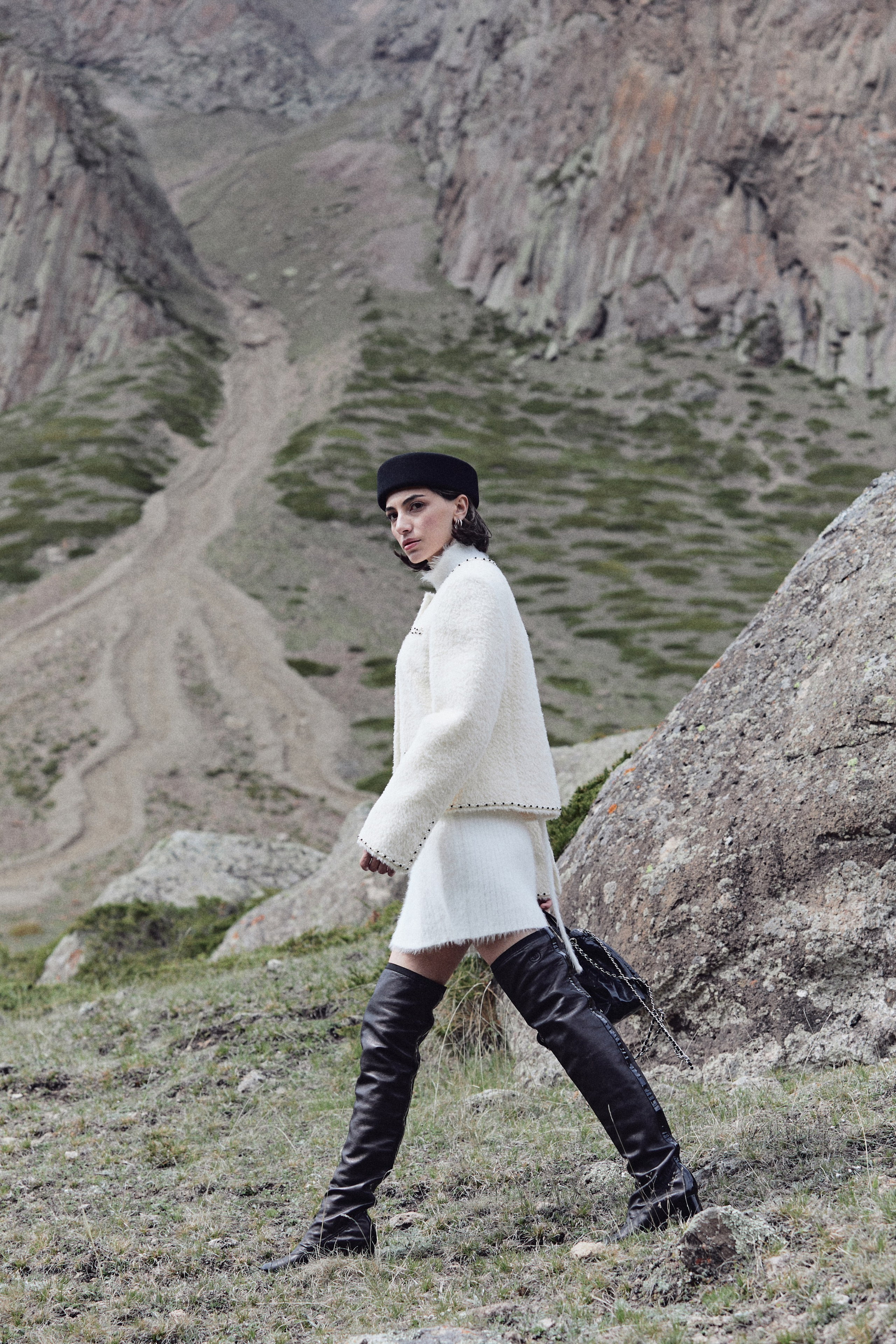 Имиджевая съемка для бренда в горах. Фотограф Продюсер в горах КБР / Москва  Нальчик Горы