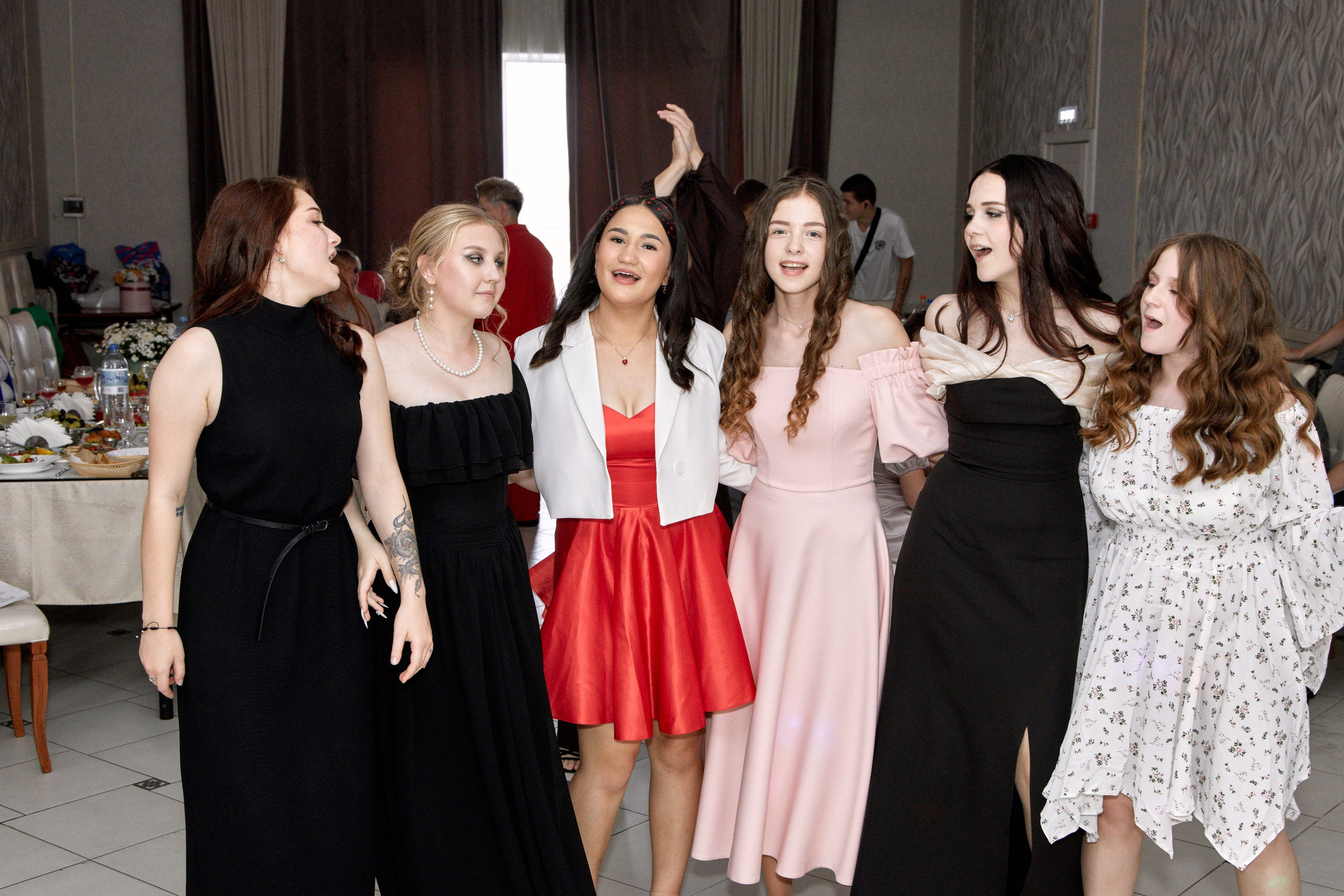 Фотограф на выпускной — репортажная съёмка 2025. Фотограф Нижний Новгород Мария Китаева