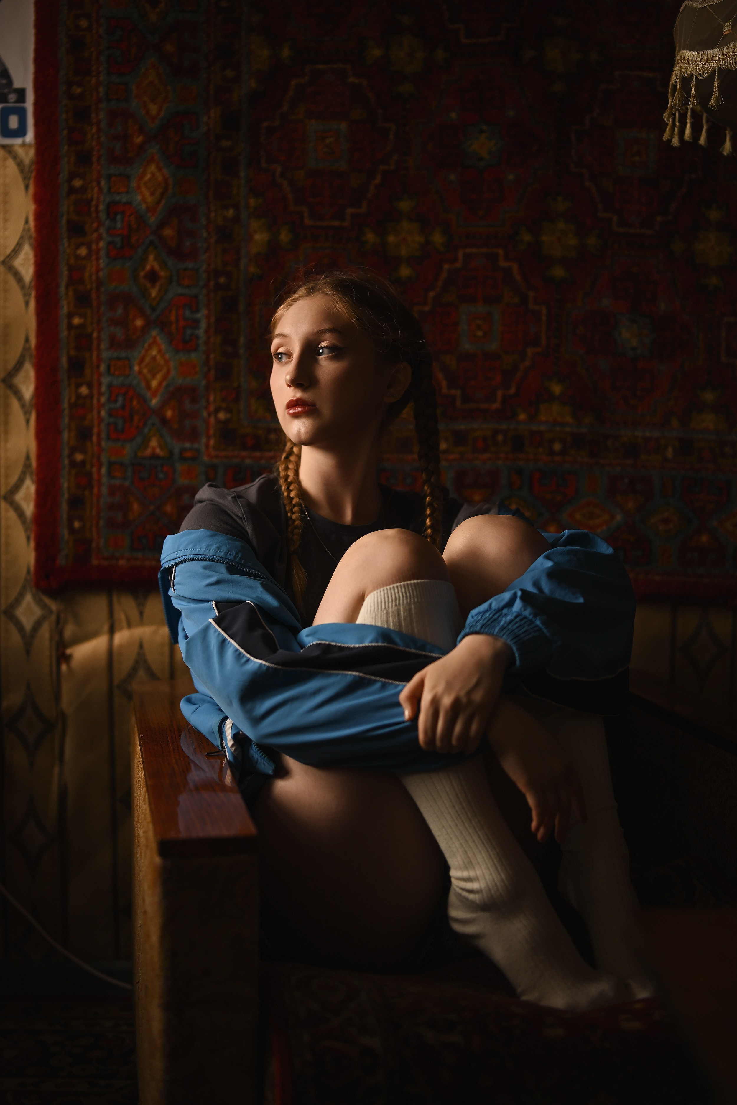 Атмосфера ретро-квартиры в женской фотосессии в Казани от фотографа Алексея Клейменова