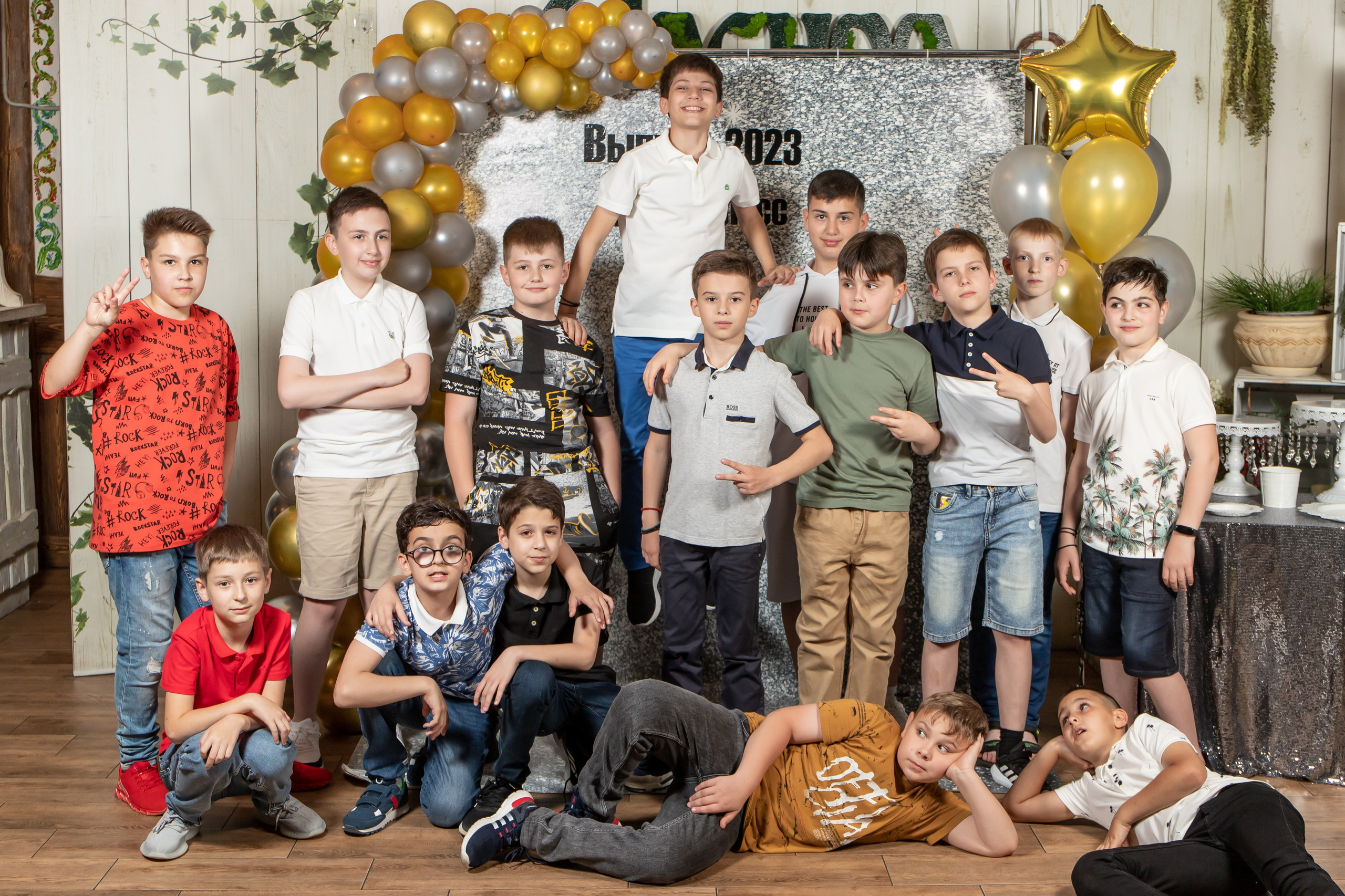 Выпуск 4Б 23 год. Семейный и свадебный фотограф в Геленджике Михаил Шматов