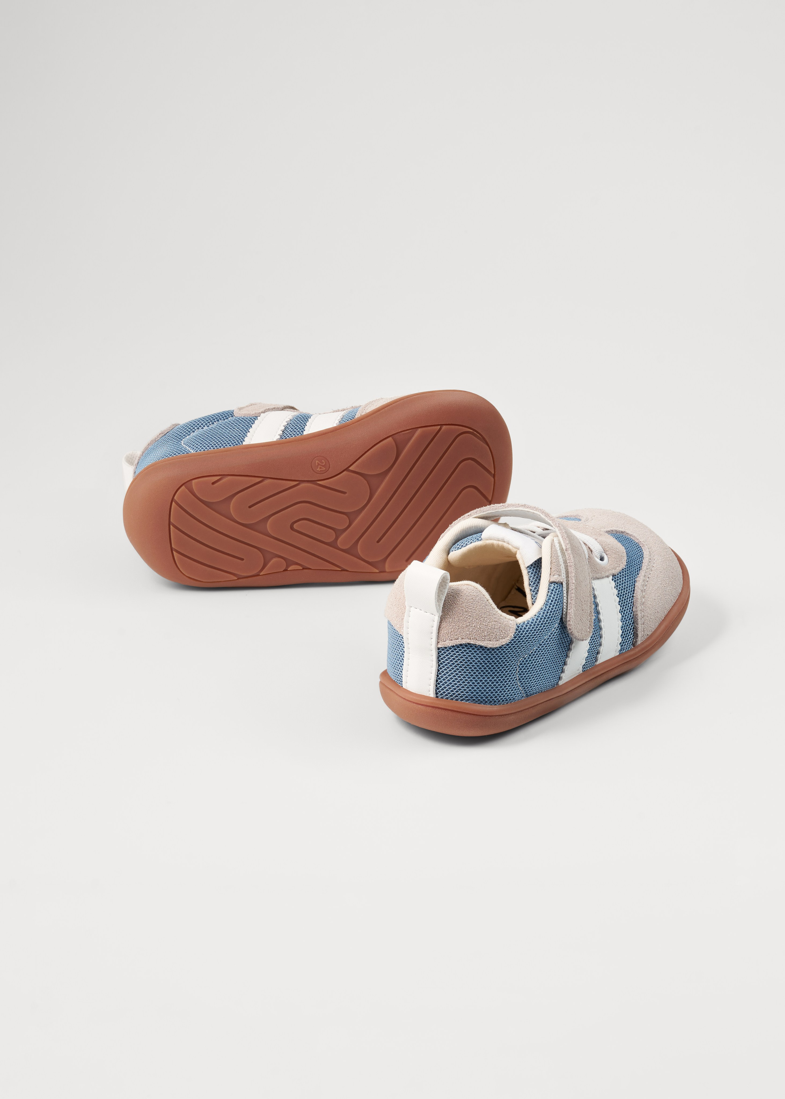 Каталог на белом фоне. Предметный фотограф в Новосибирске Лебедева Дарина