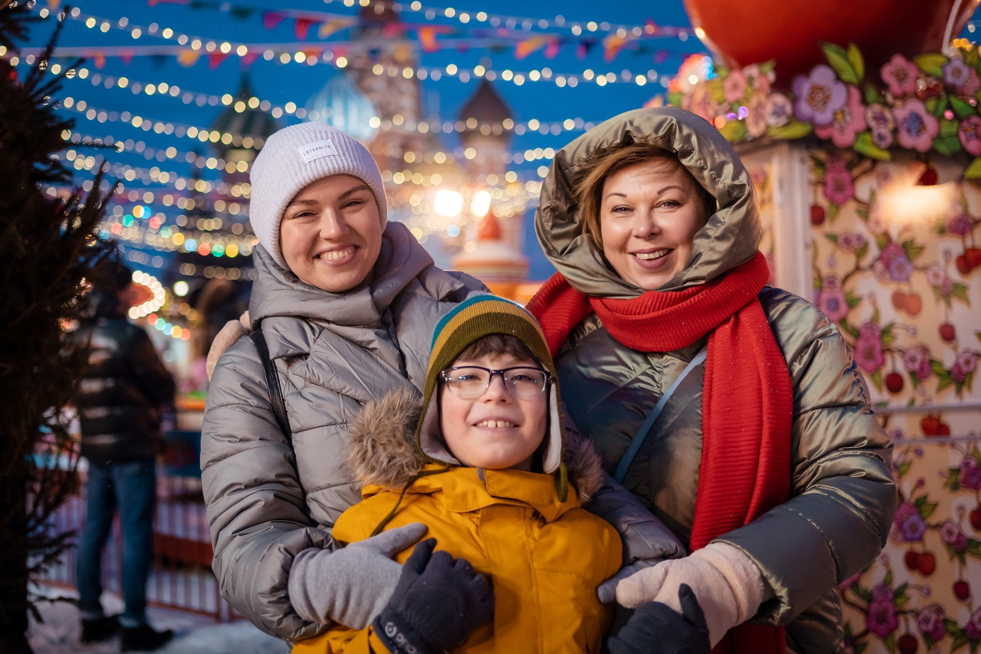 Юля с семьей в центре. Семейный фотограф Варвара Сорока в городе Москве