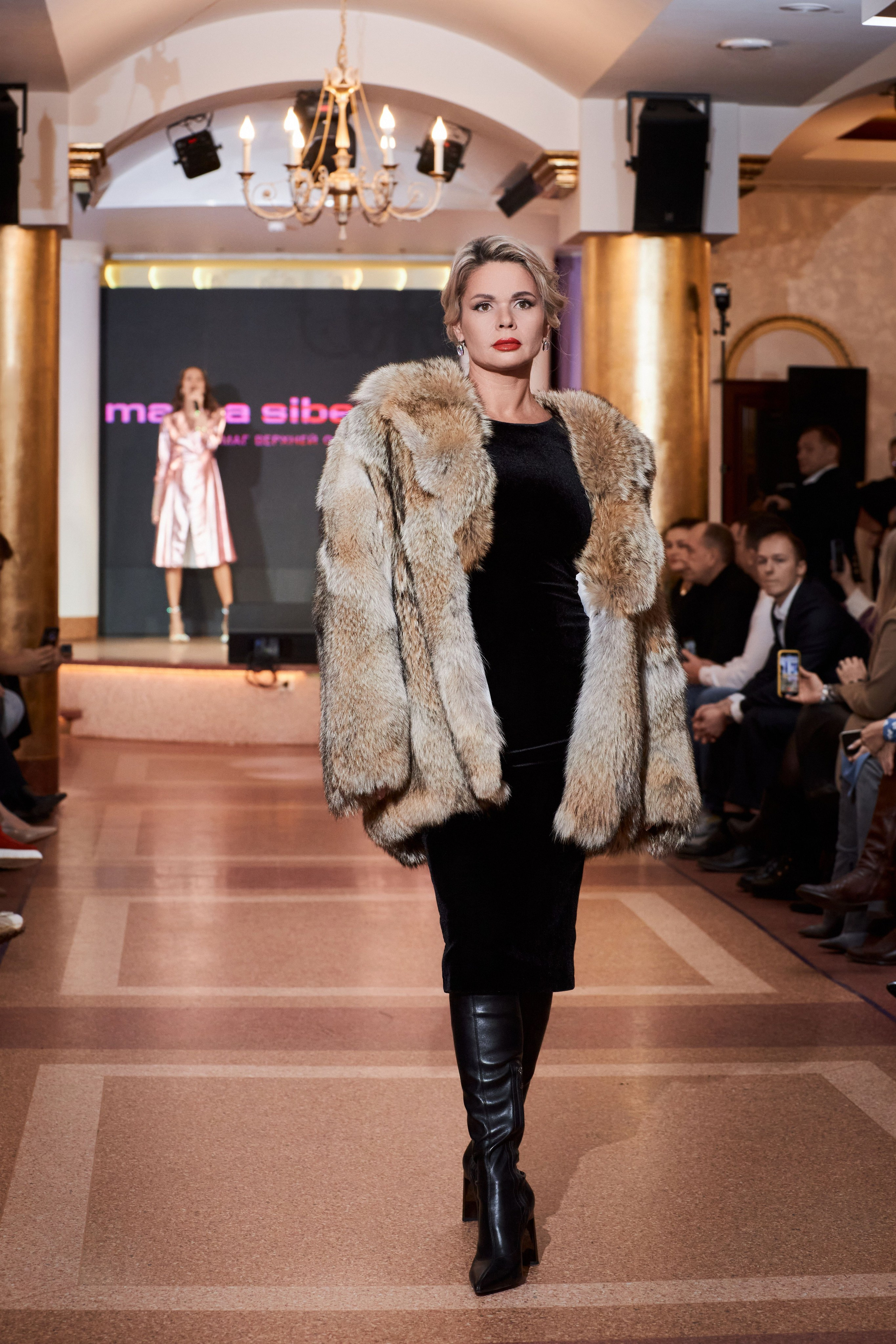 Modeling+. Fasion-show «Зима в городе» 2024. Фотограф Алексей Яковлев