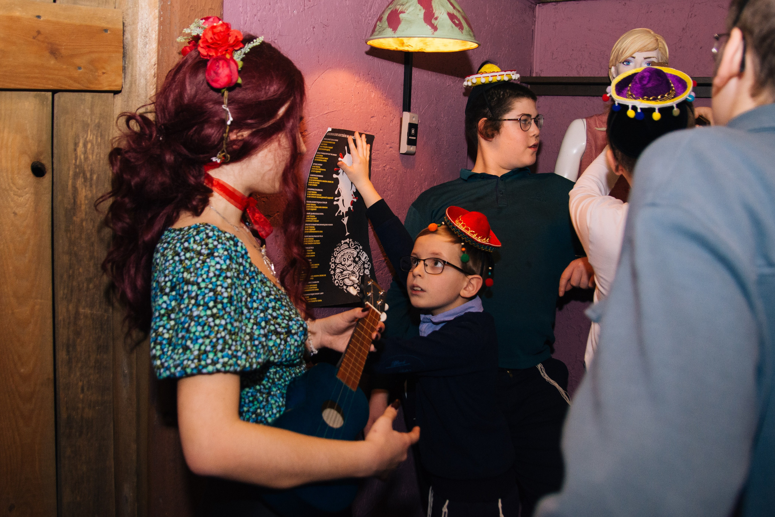 Квест в Нелогике. Фотограф в Москве. Индивидуальные и парные съёмки, мероприятия, промо-съёмки для артистов