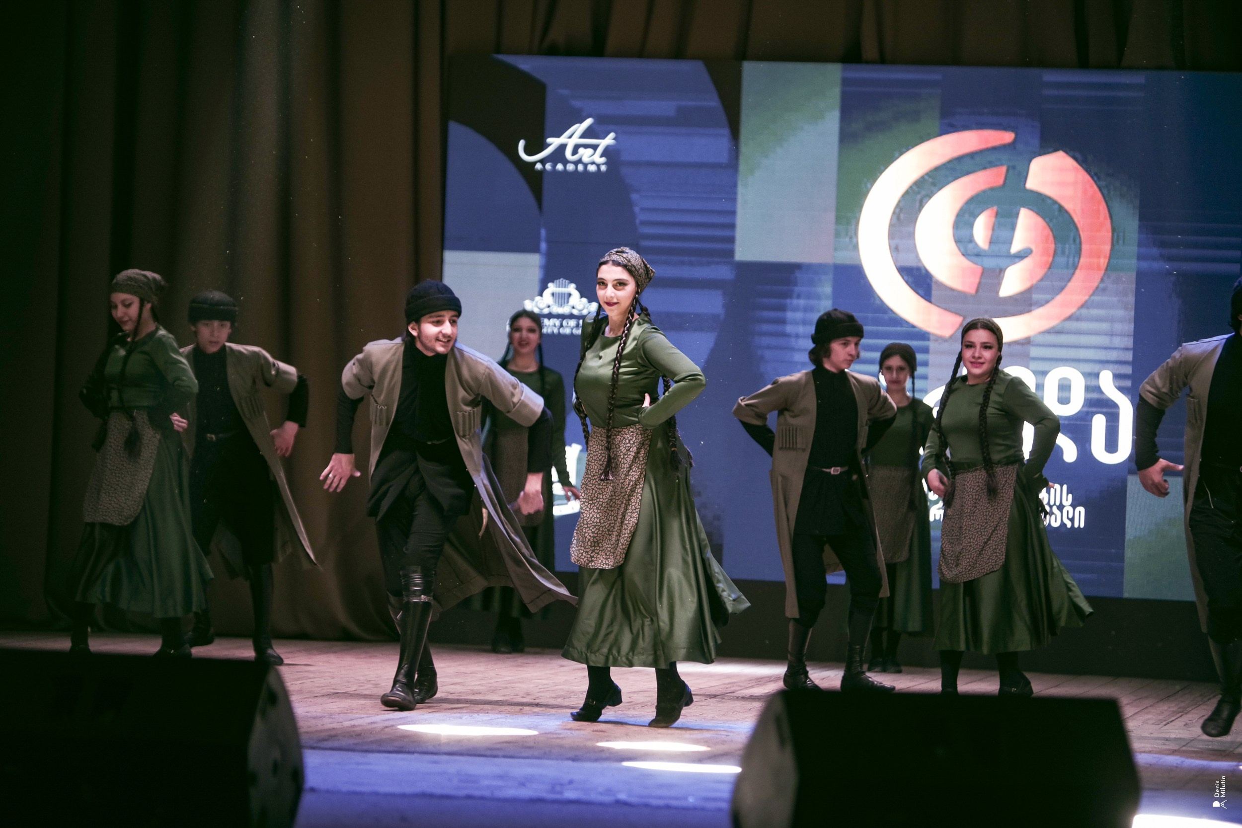 Танцы в Хоби. Портретный фотограф Денис Милютин