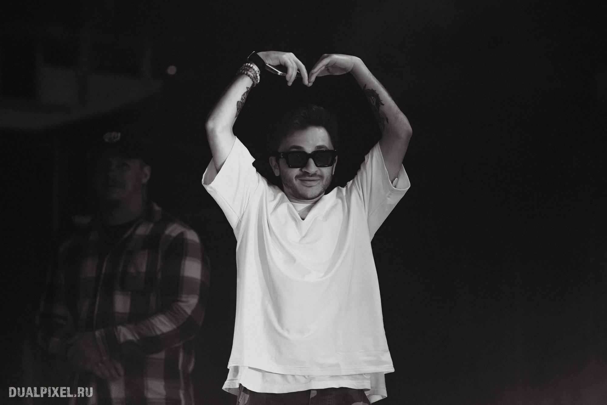 Mona. Магия музыки в кадре: Концертная Фотография